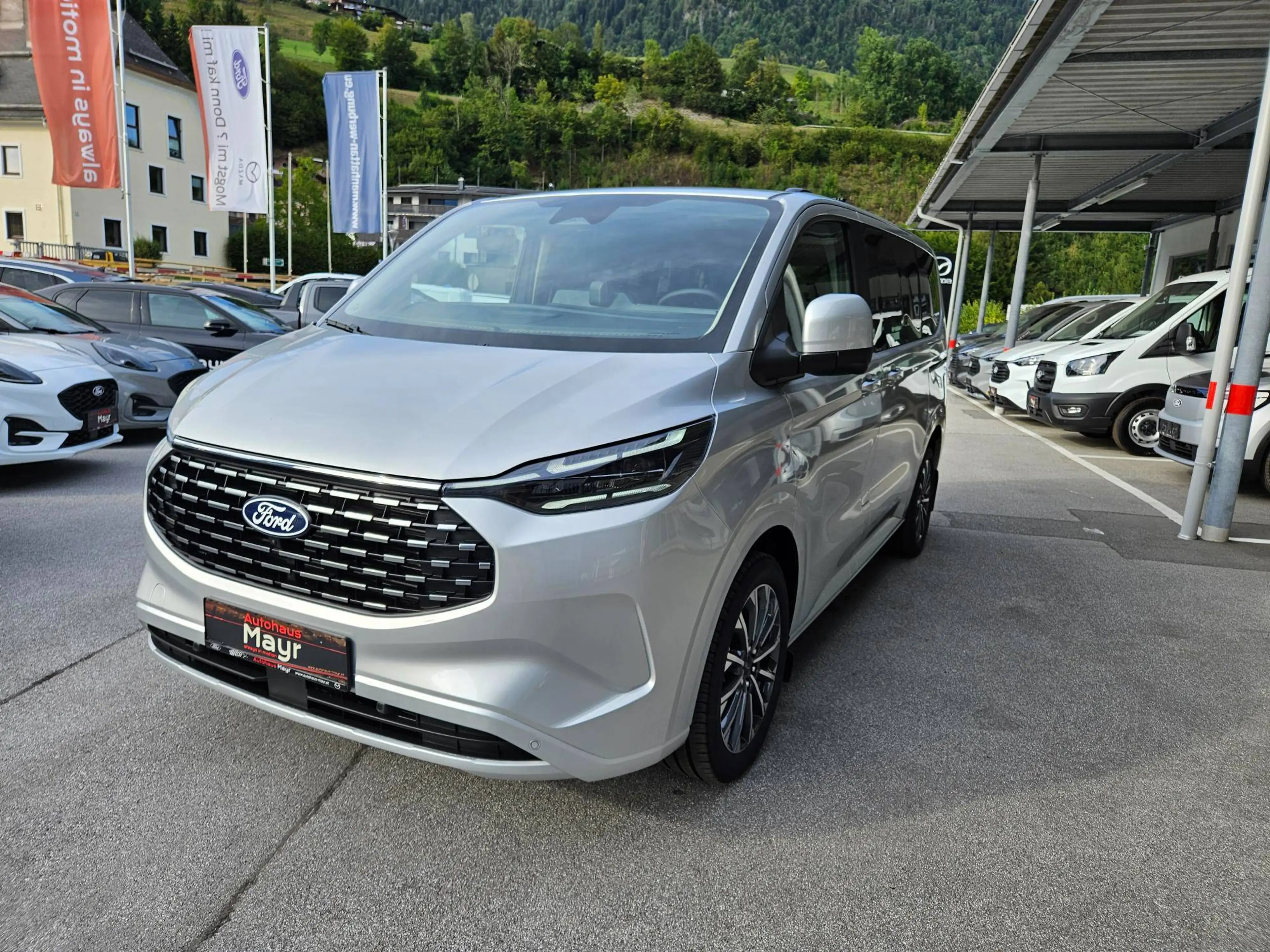 Ford Tourneo Custom Plug-in Hybrid 340 L1 Tourneo Titanium X FWD — photo 2
