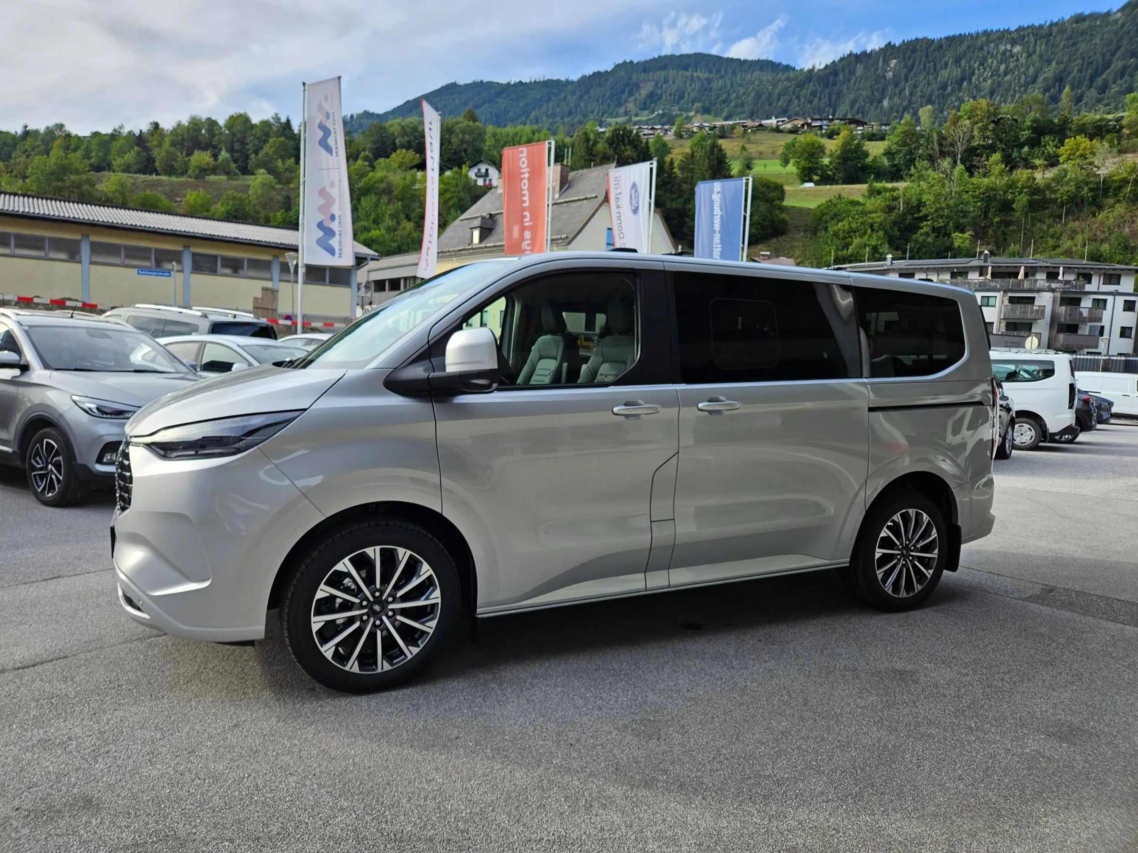 Ford Tourneo Custom Plug-in Hybrid 340 L1 Tourneo Titanium X FWD — photo 4