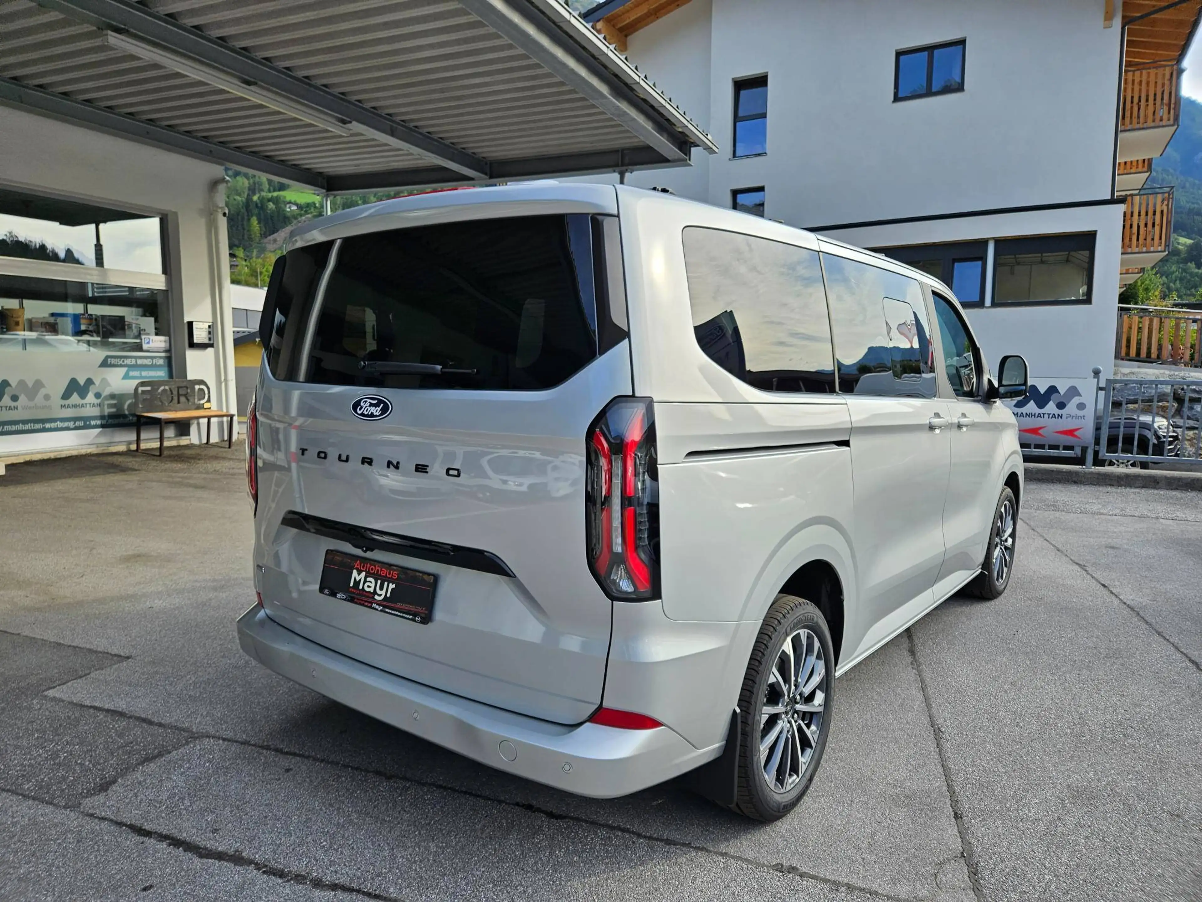 Ford Tourneo Custom Plug-in Hybrid 340 L1 Tourneo Titanium X FWD — photo 7