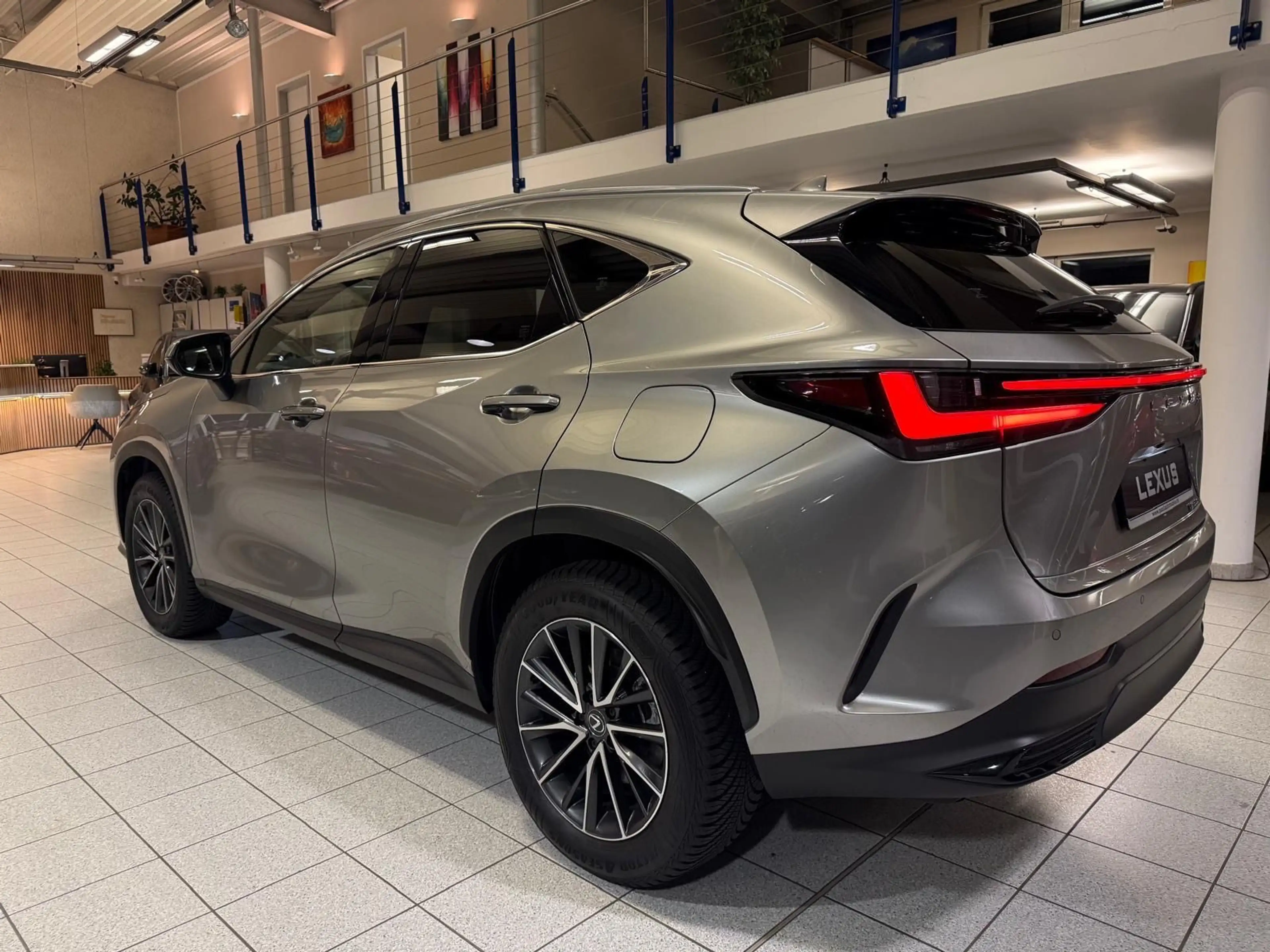 Lexus NX 350h EXE-HUD-360 CAM.-INTERIORP.-2 WD-39.490- — photo 6