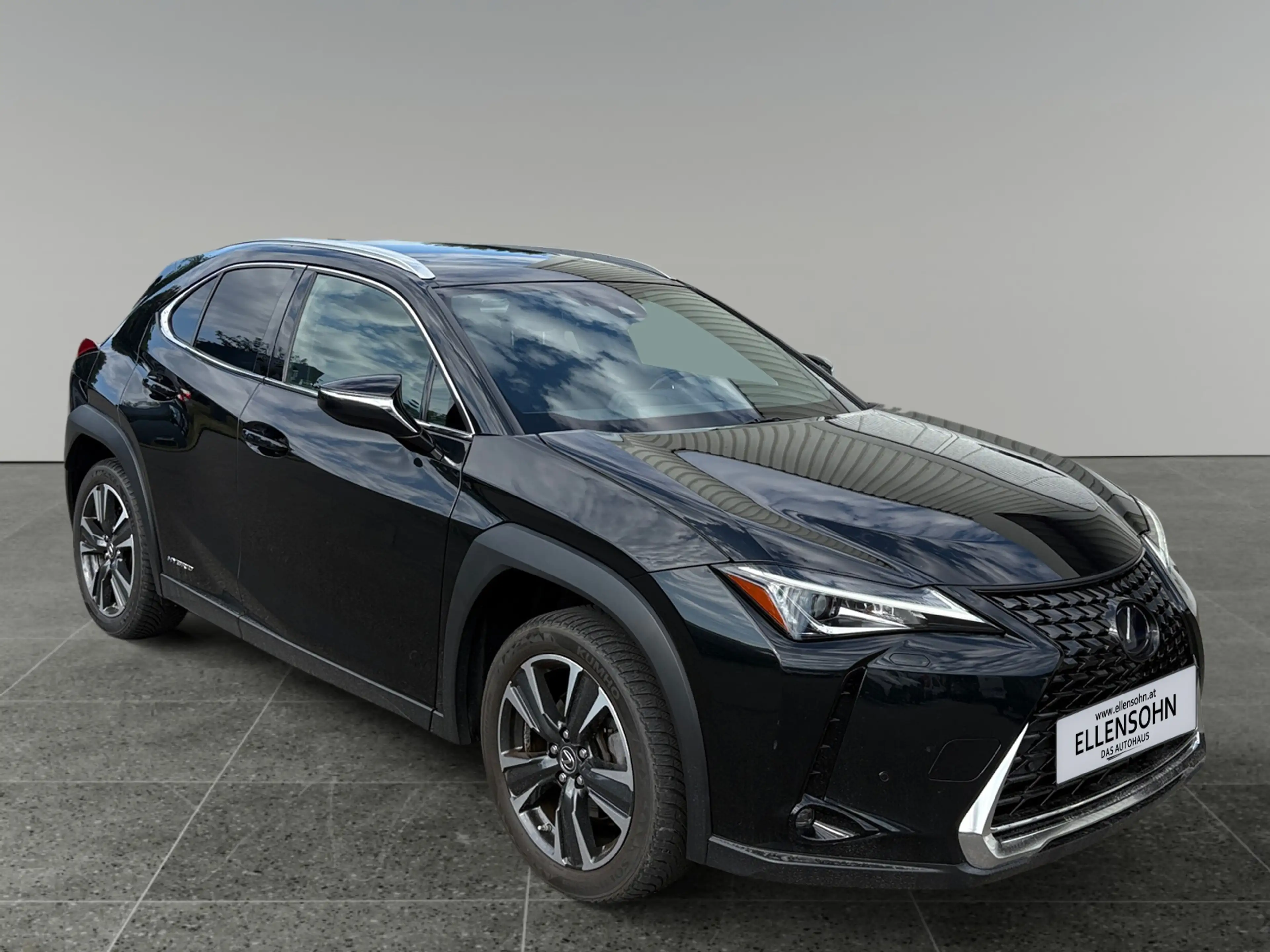 Lexus UX 250h 4x4, Advanced — photo 7
