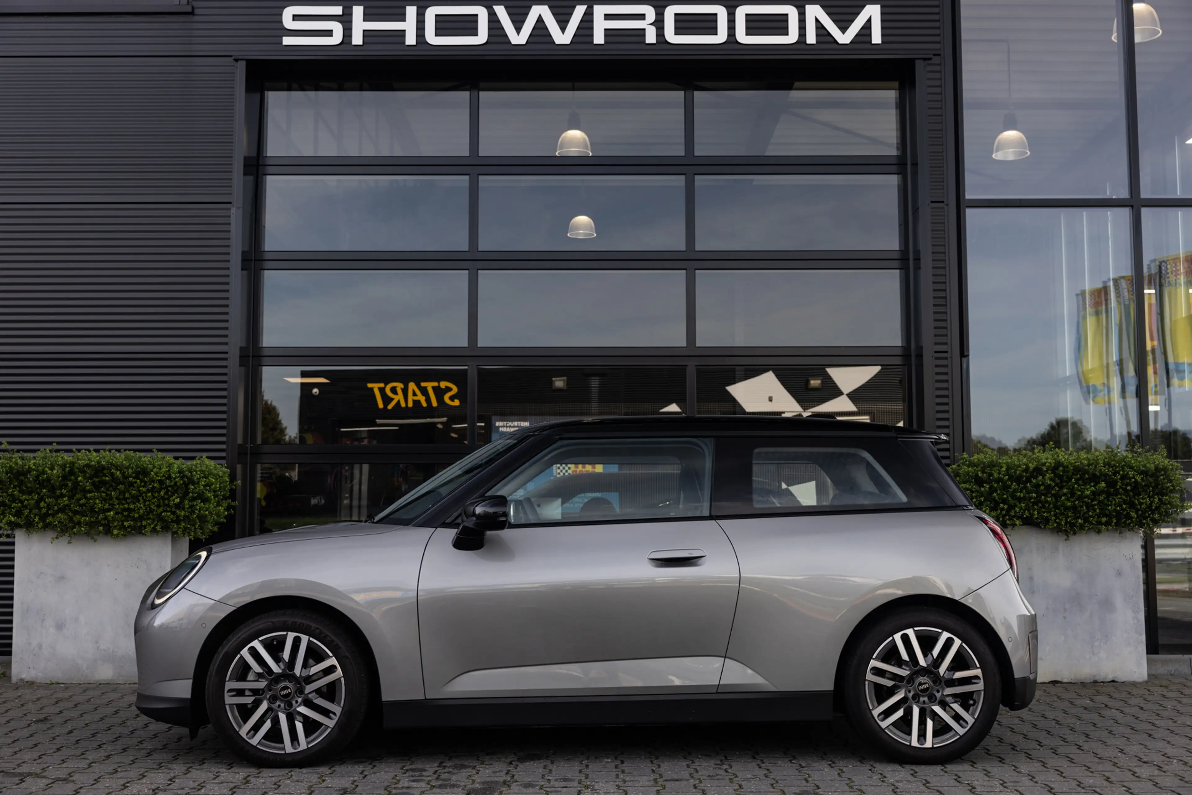 MINI Cooper E 3-Deurs Classic S 40.7 kWh, NL Auto, Stuurverwarmi — photo 3