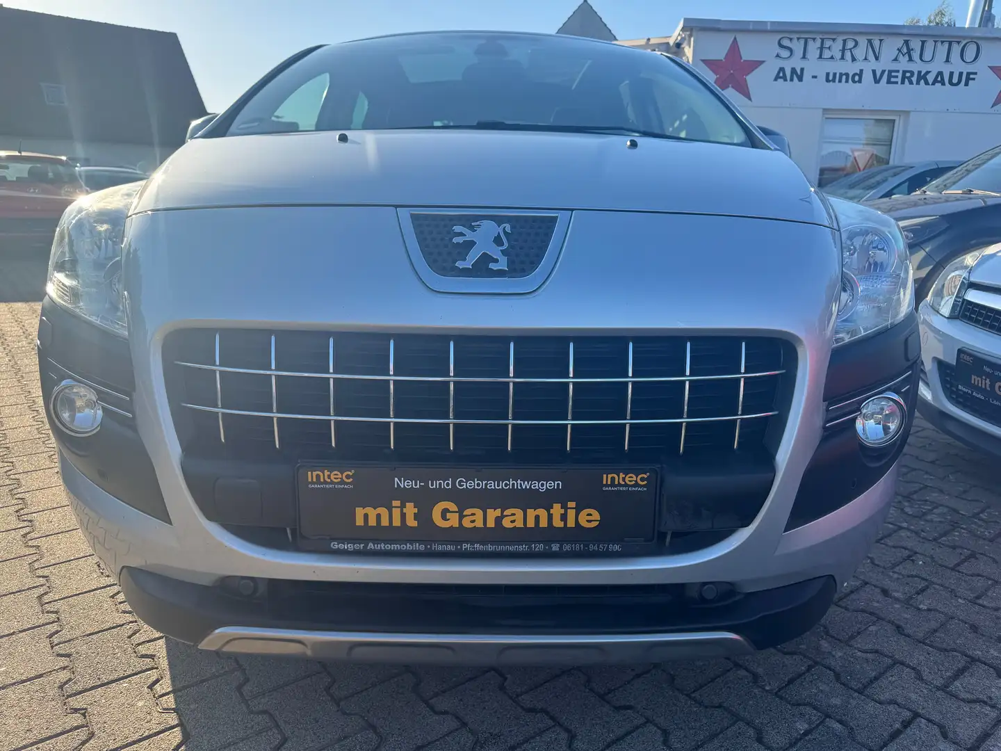Peugeot 3008 Platinum*AHK*Pano*PDC*Top Zsd Silber - 2