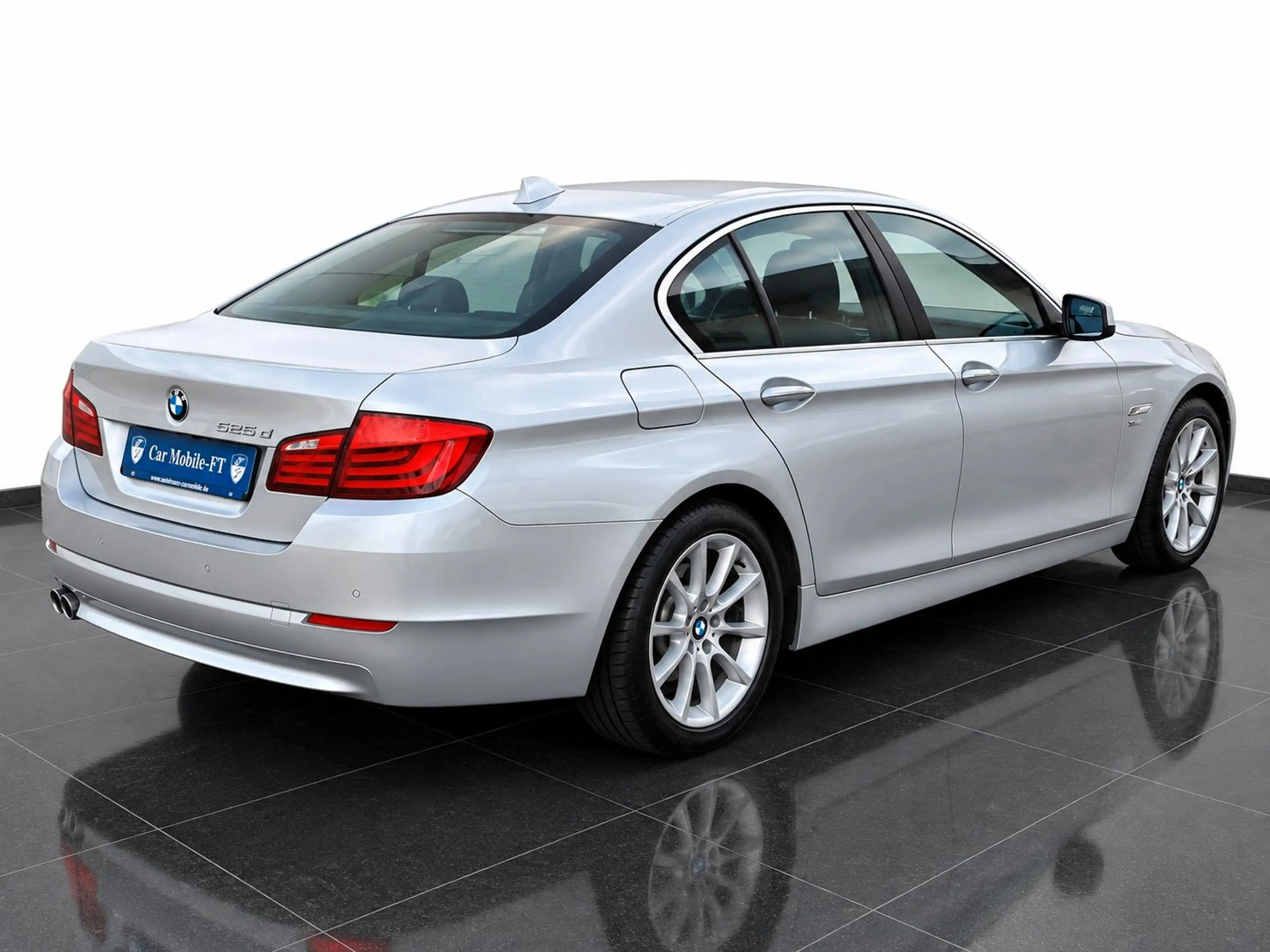 BMW 525 d xDrive*HEADUP*AB.TEM.*KAM*LEDER*NAVI*GLASD — photo 4