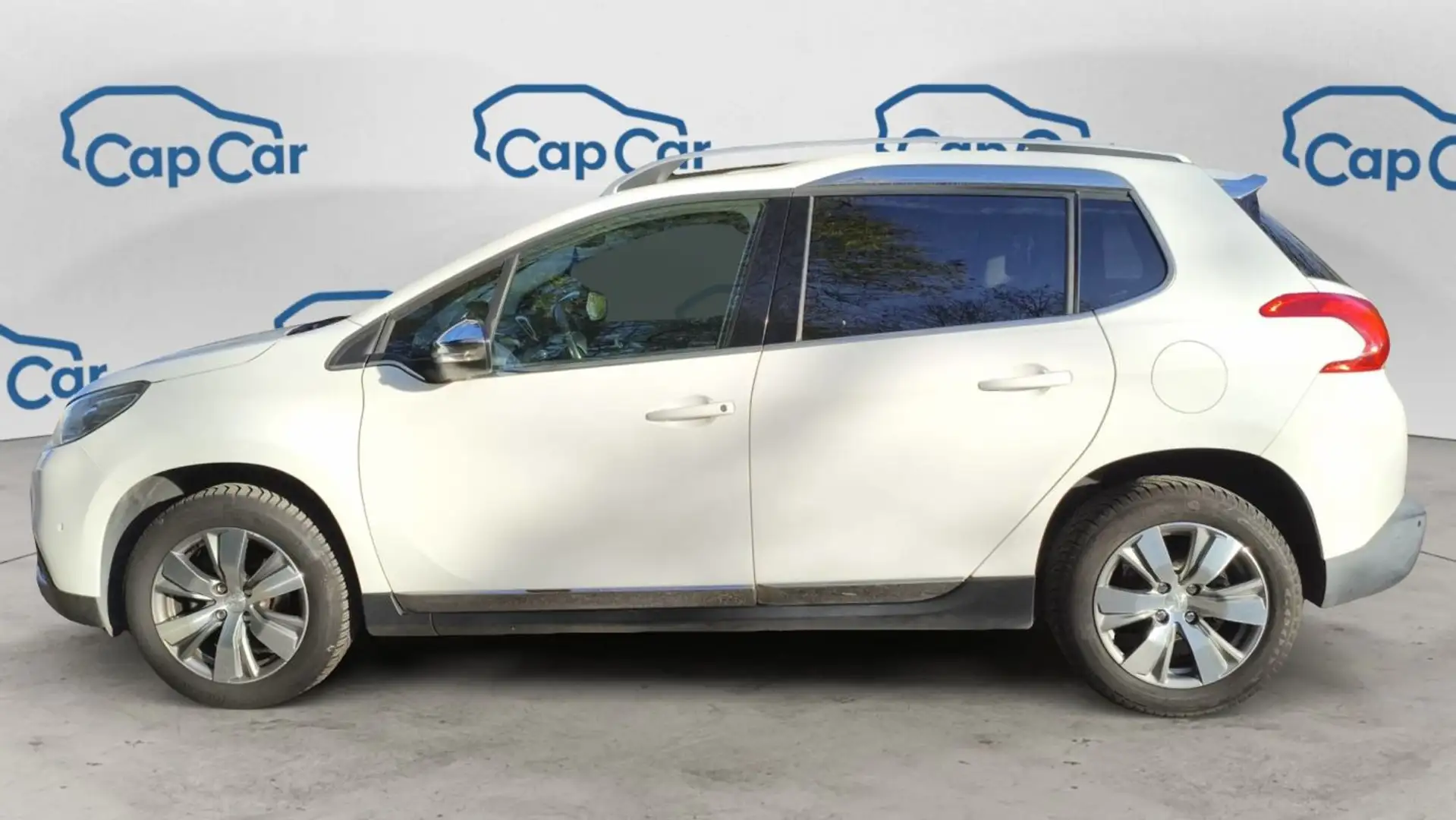 Peugeot 2008 1.2 PureTech 82 Allure Blanc - 2