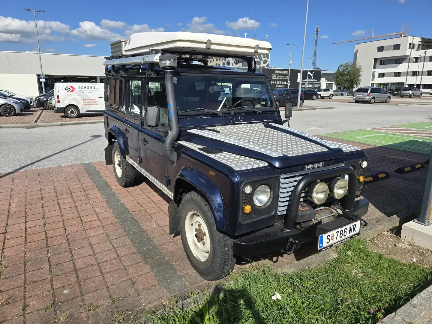 Land Rover Defender 110" Station Wagon 2,5 TD - 1