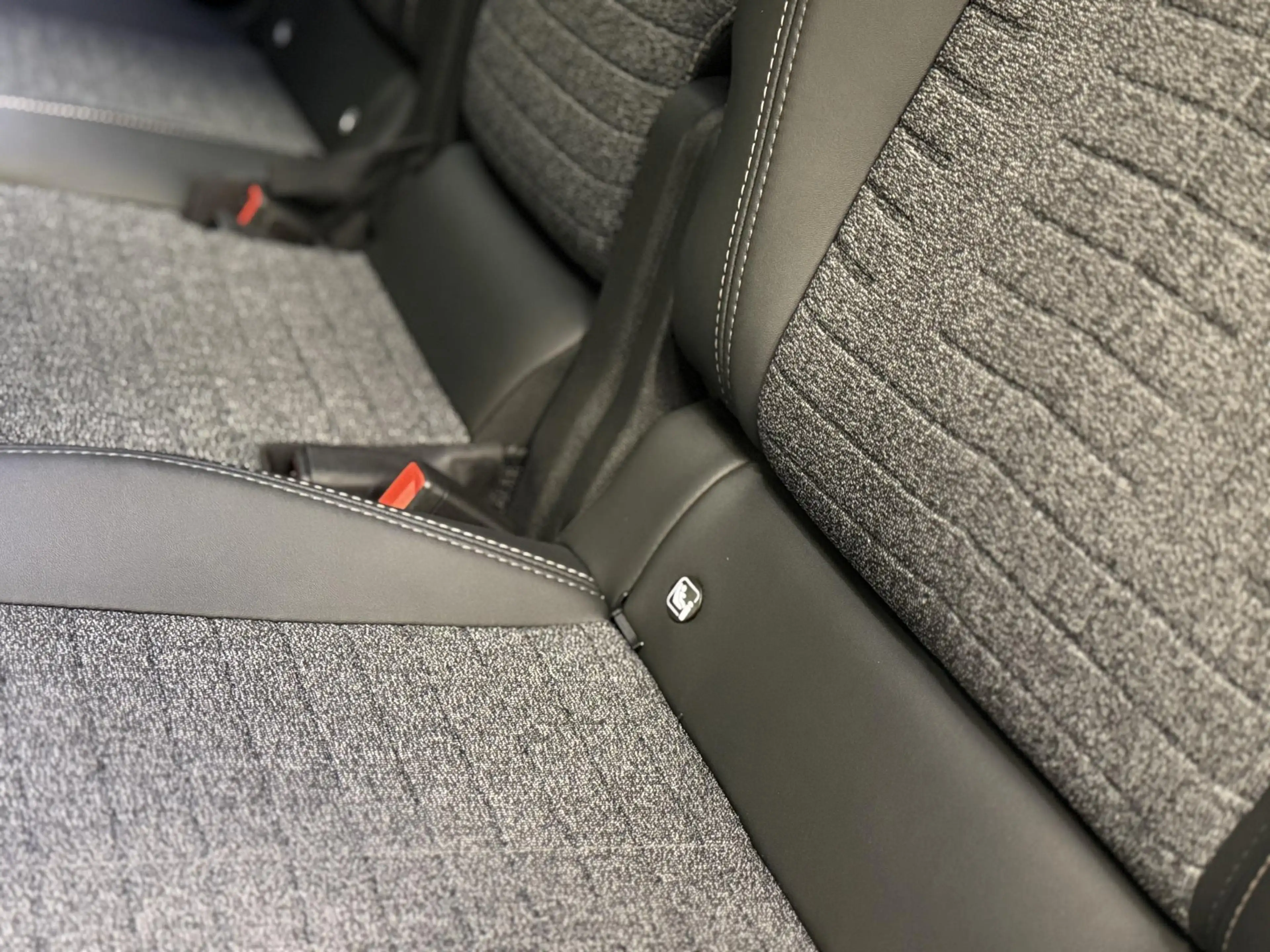 Peugeot 5008 1.2 Hybrid 136pk Allure Automaat Navigatie Cruise — photo 15