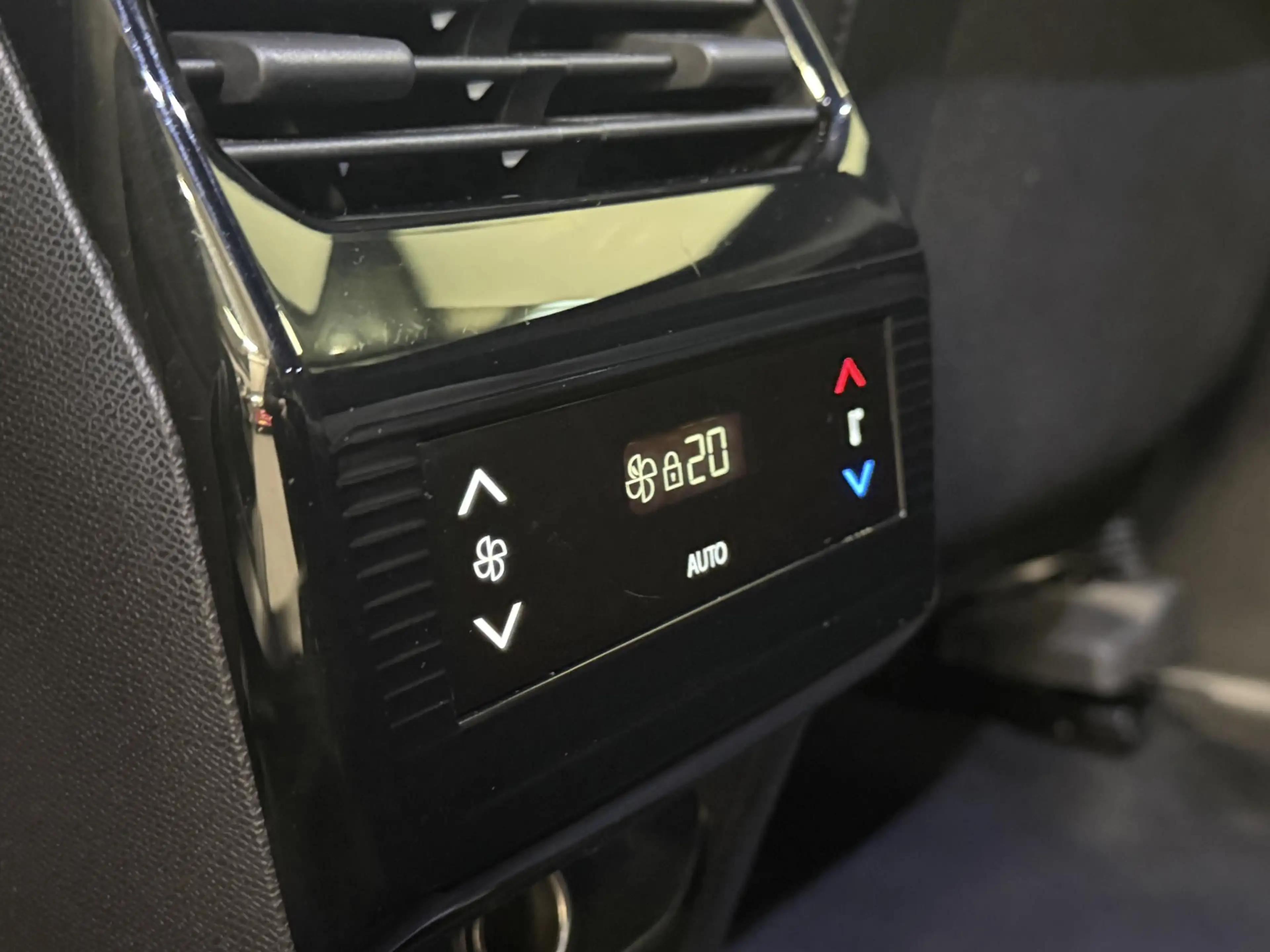 Peugeot 5008 1.2 Hybrid 136pk Allure Automaat Navigatie Cruise — photo 14