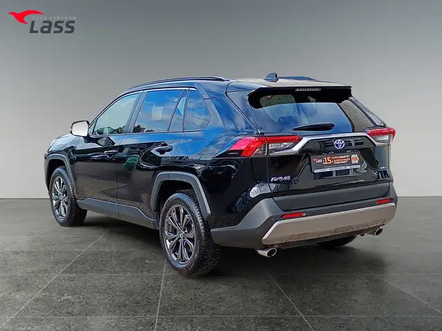 Toyota Rav4 view 4