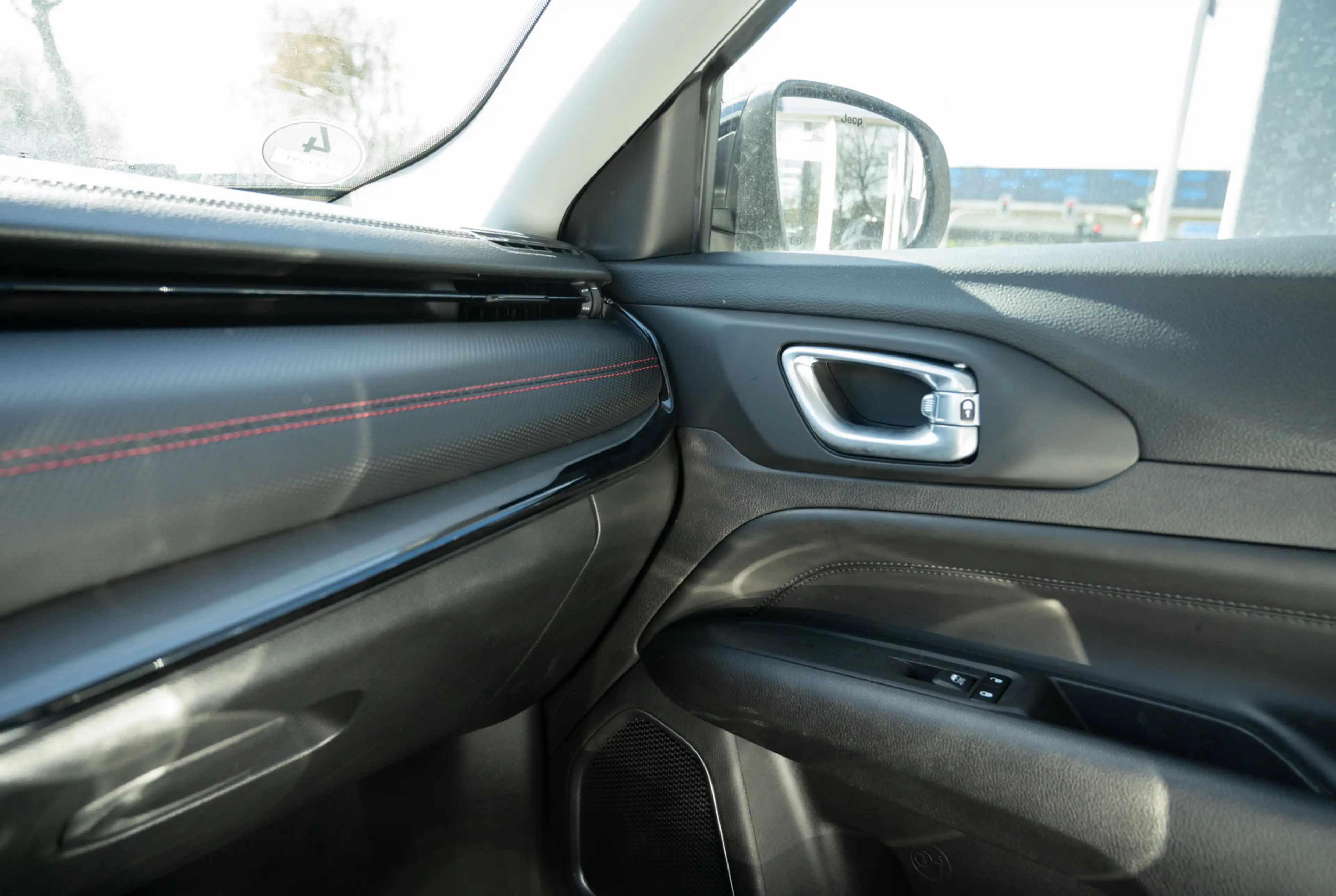 Jeep Compass Limited 1.5 Hybrid 48V *WINTER-PAKET*PANO*SHZ* — photo 9
