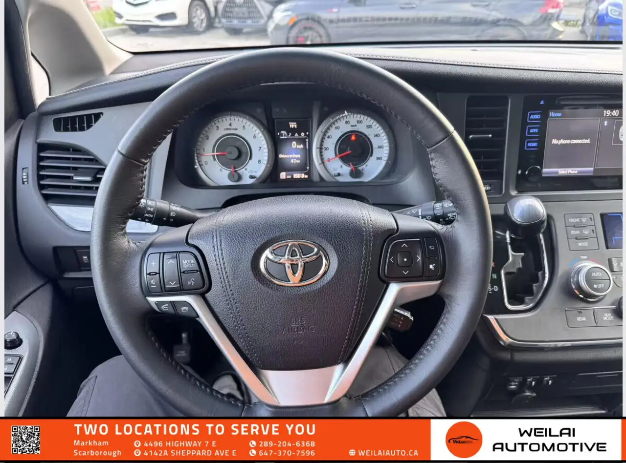 Toyota Sienna снимка Toyota Sienna