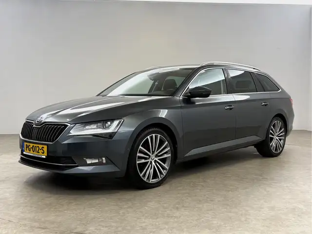 Skoda Superb view 7