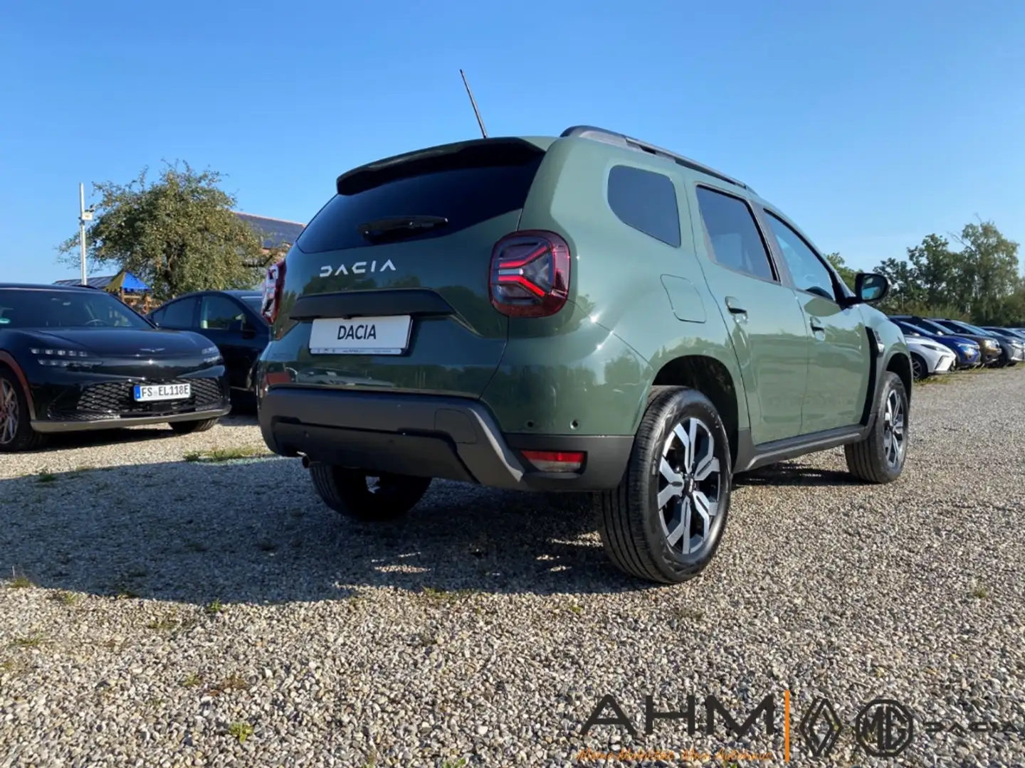 Dacia Duster _(°€°)_ Journey TCe 150 Navi 360 Kamera Klimaautom Grün - 2