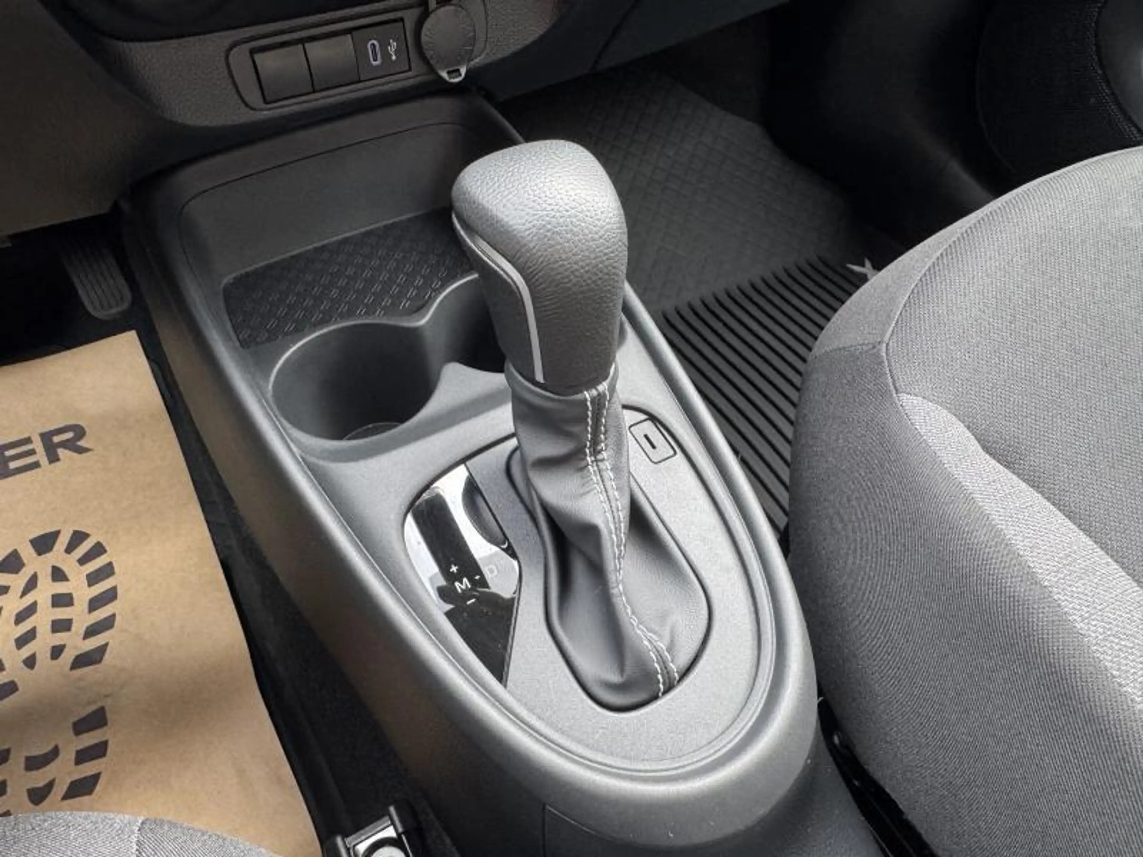 Toyota Aygo X Play CVT — photo 12