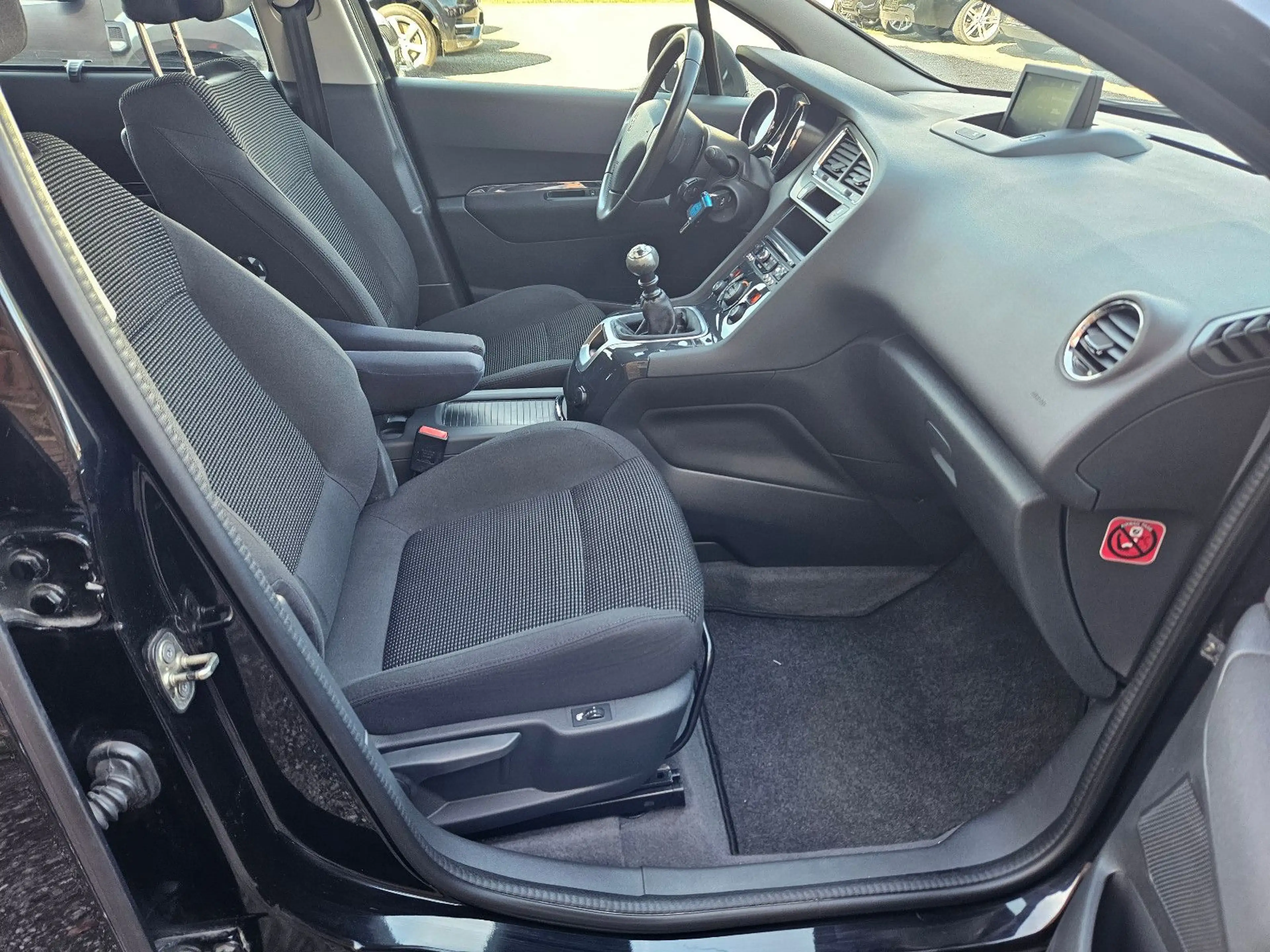 Peugeot 5008 2.0 Active | 7-Sitzer — photo 14