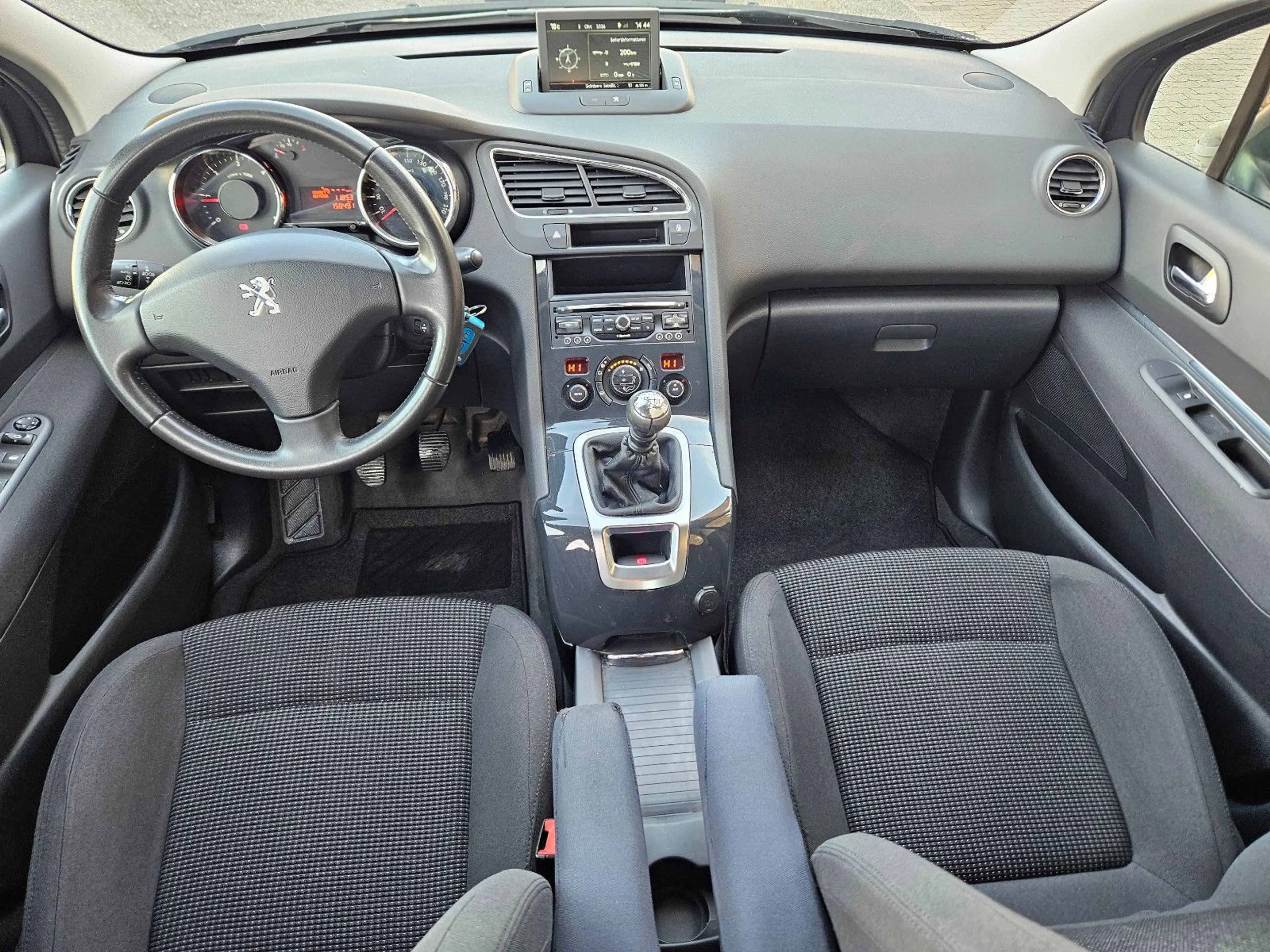 Peugeot 5008 2.0 Active | 7-Sitzer — photo 12