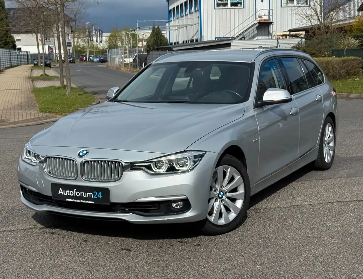 BMW 330
