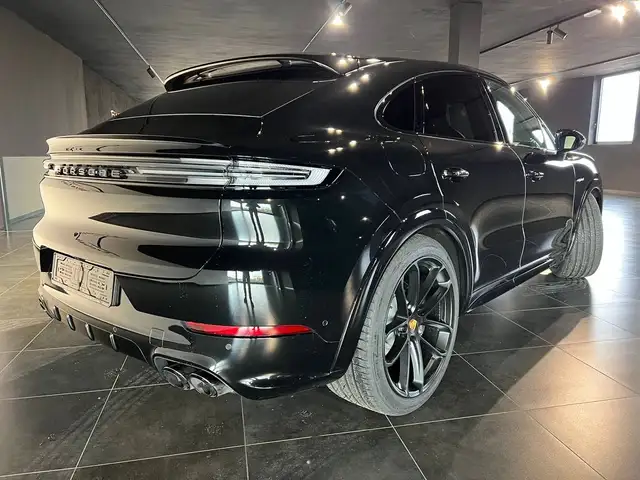 Porsche Cayenne view 6