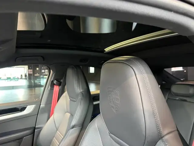Porsche Cayenne view 15