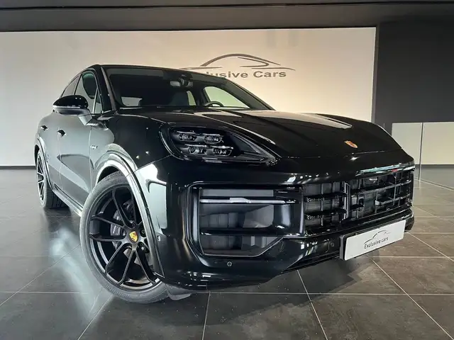 Porsche Cayenne view 4