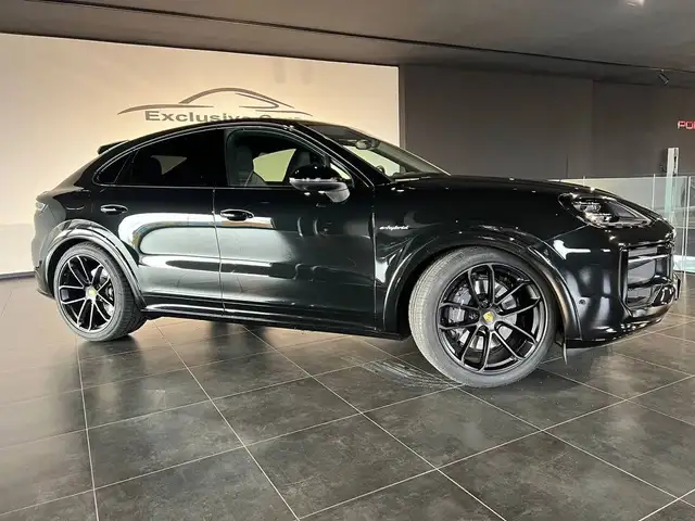 Porsche Cayenne view 3