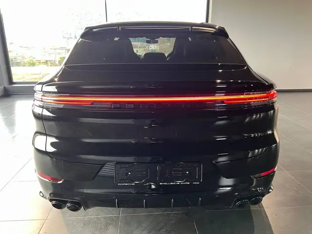 Porsche Cayenne view 8