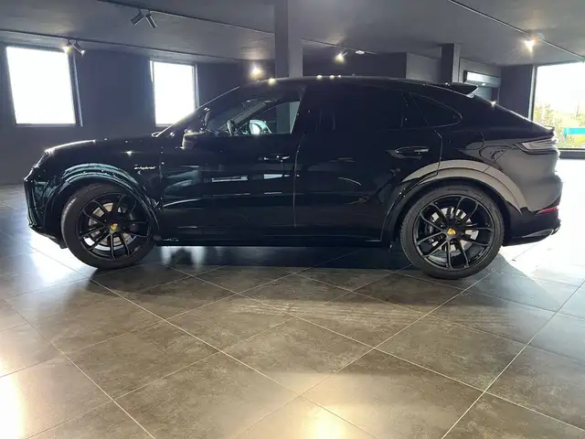 Porsche Cayenne view 10