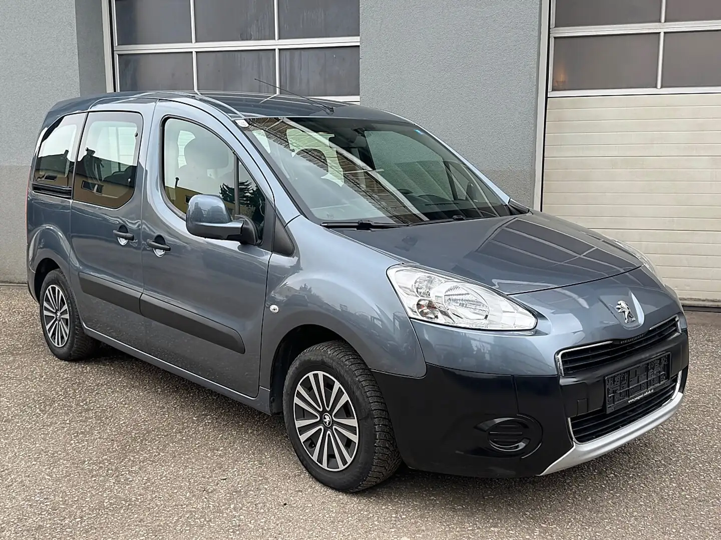 Peugeot Partner Tepee Lion Edition 1,6 HDi Blau - 2