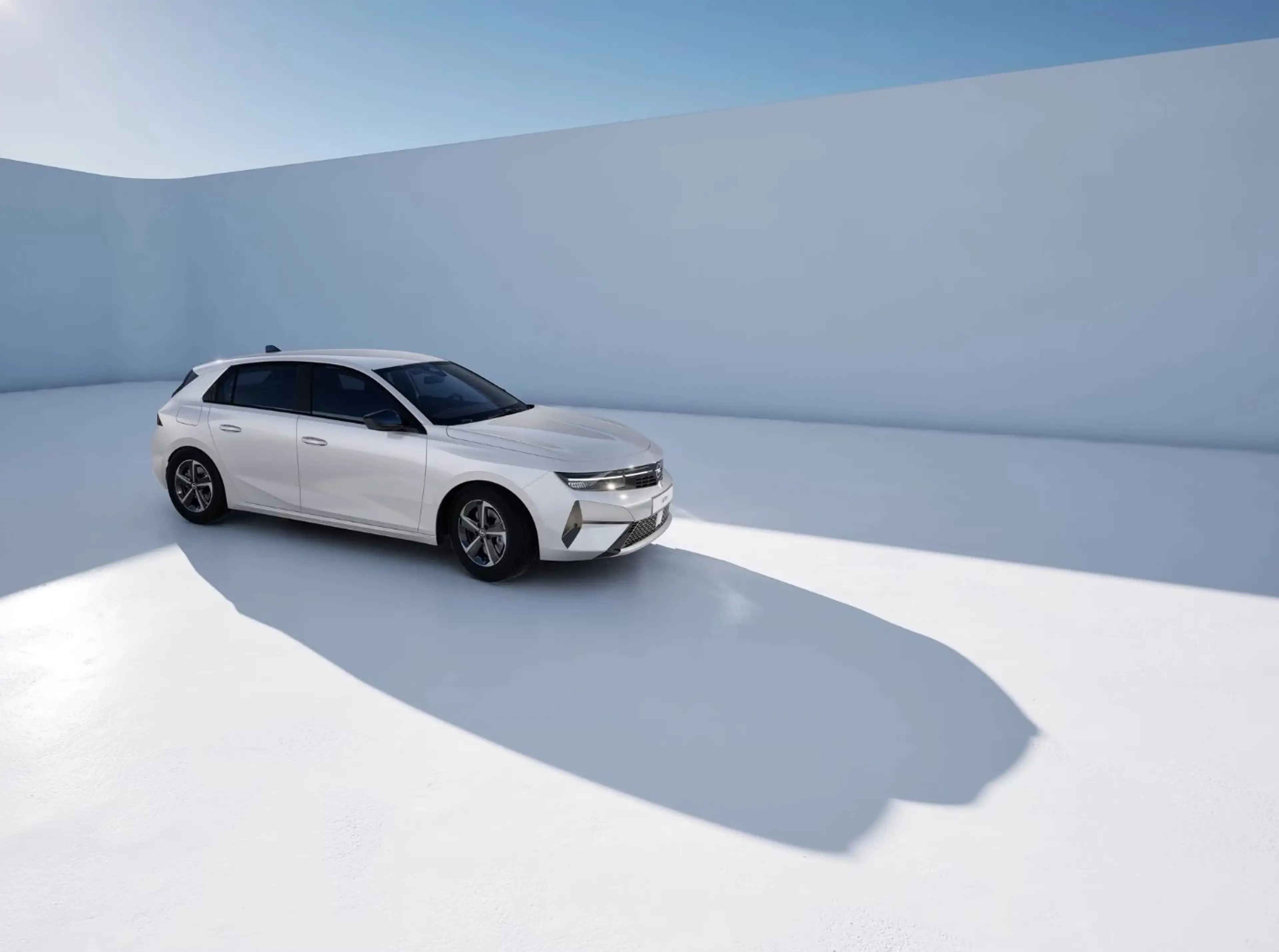 Opel Astra Edition Diesel, Automatik, Allwetter — photo 3