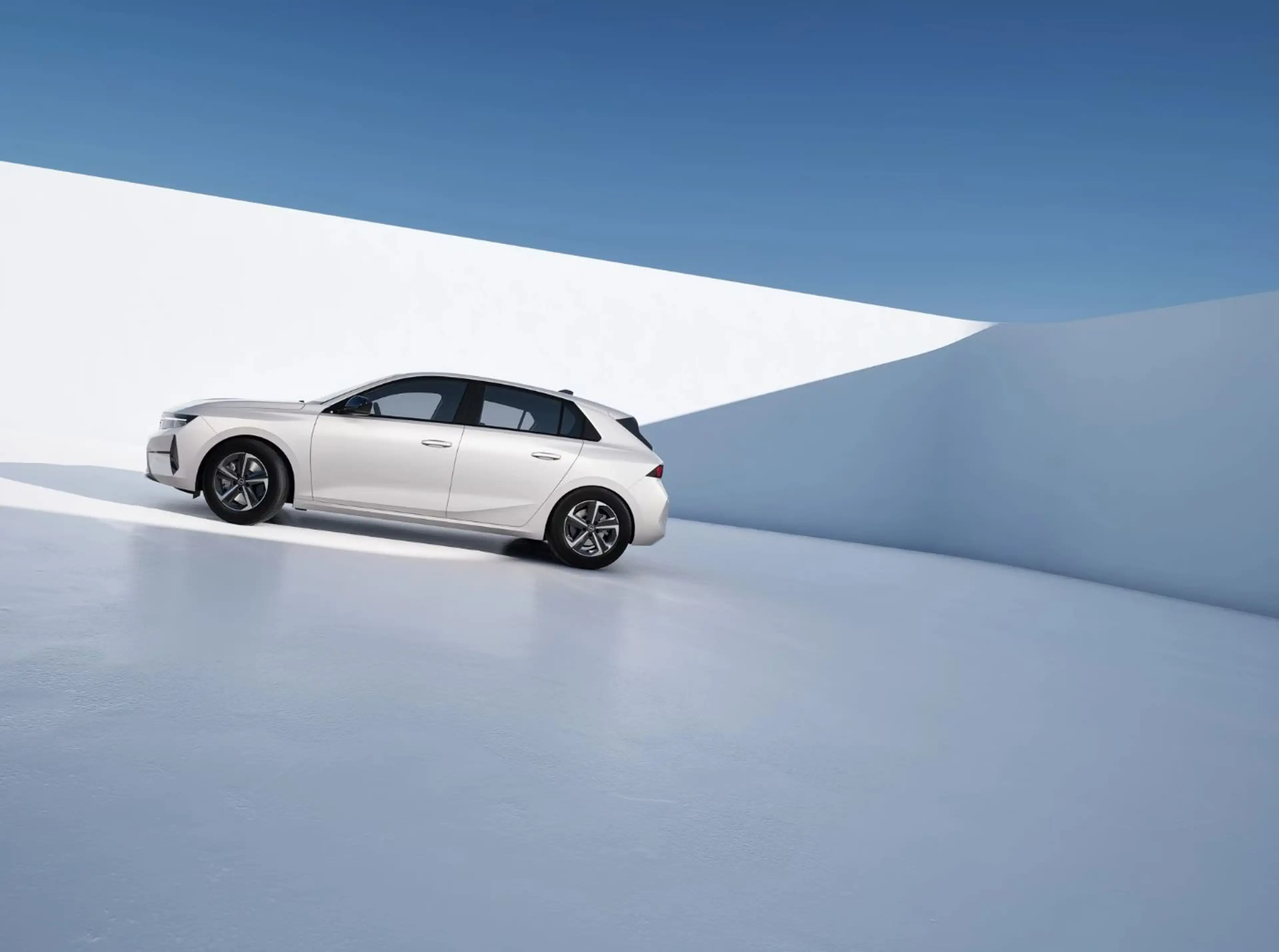 Opel Astra Edition Diesel, Automatik, Allwetter — photo 4