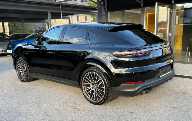 Porsche Cayenne view 10