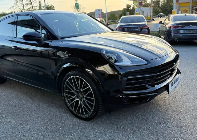 Porsche Cayenne view 4