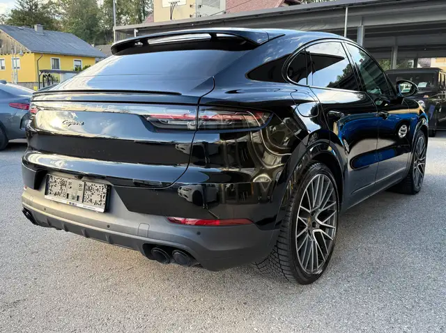 Porsche Cayenne view 15