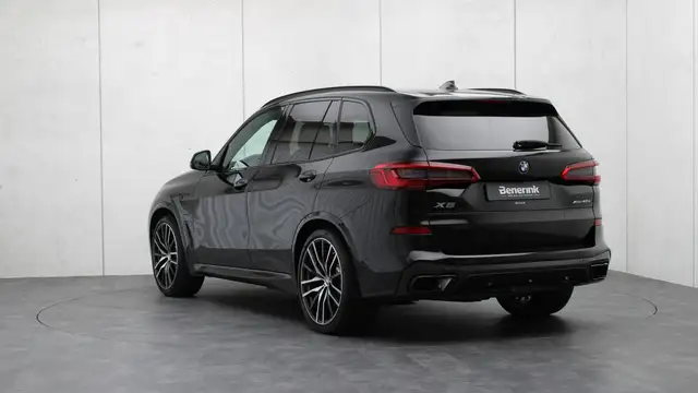 BMW X5 view 3