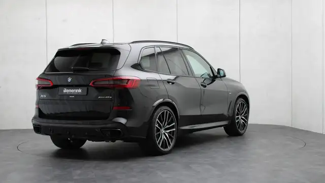 BMW X5 view 4