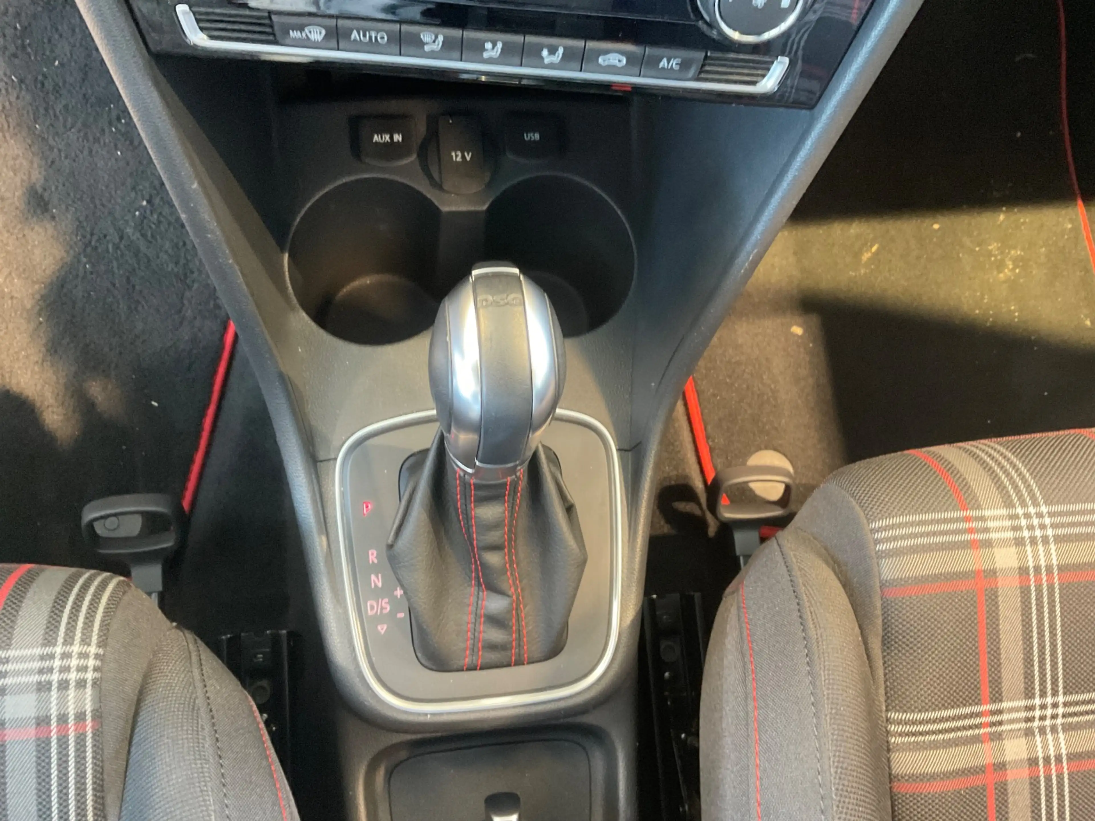 Volkswagen Polo GTI Polo V 1.8 TSI BMT GTI LED+Navi+SHZ+Kam.+KlimaA — photo 14