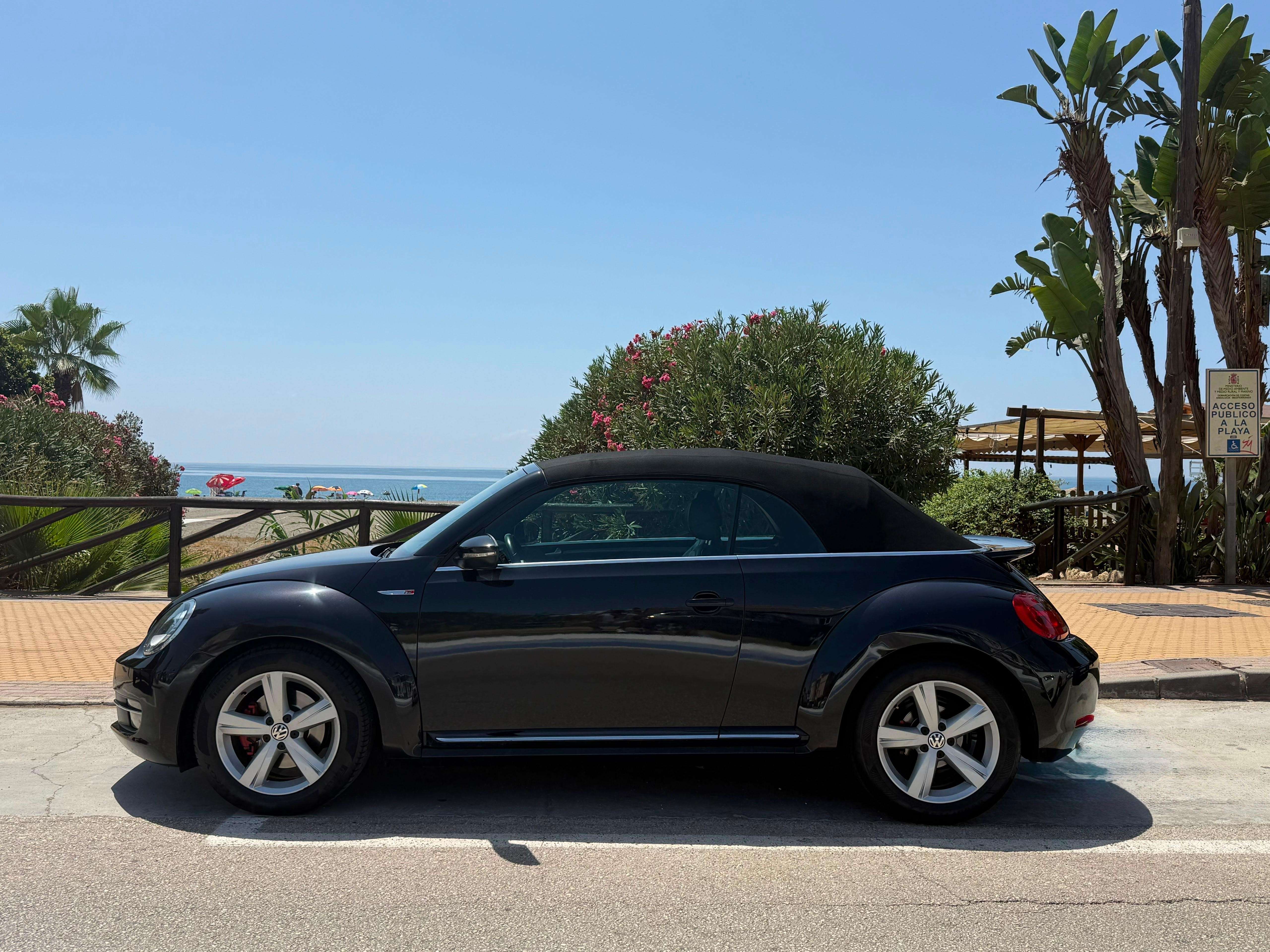 Volkswagen Beetle Cabrio 2.0 TSI R-Line DSG 220 - foto 1