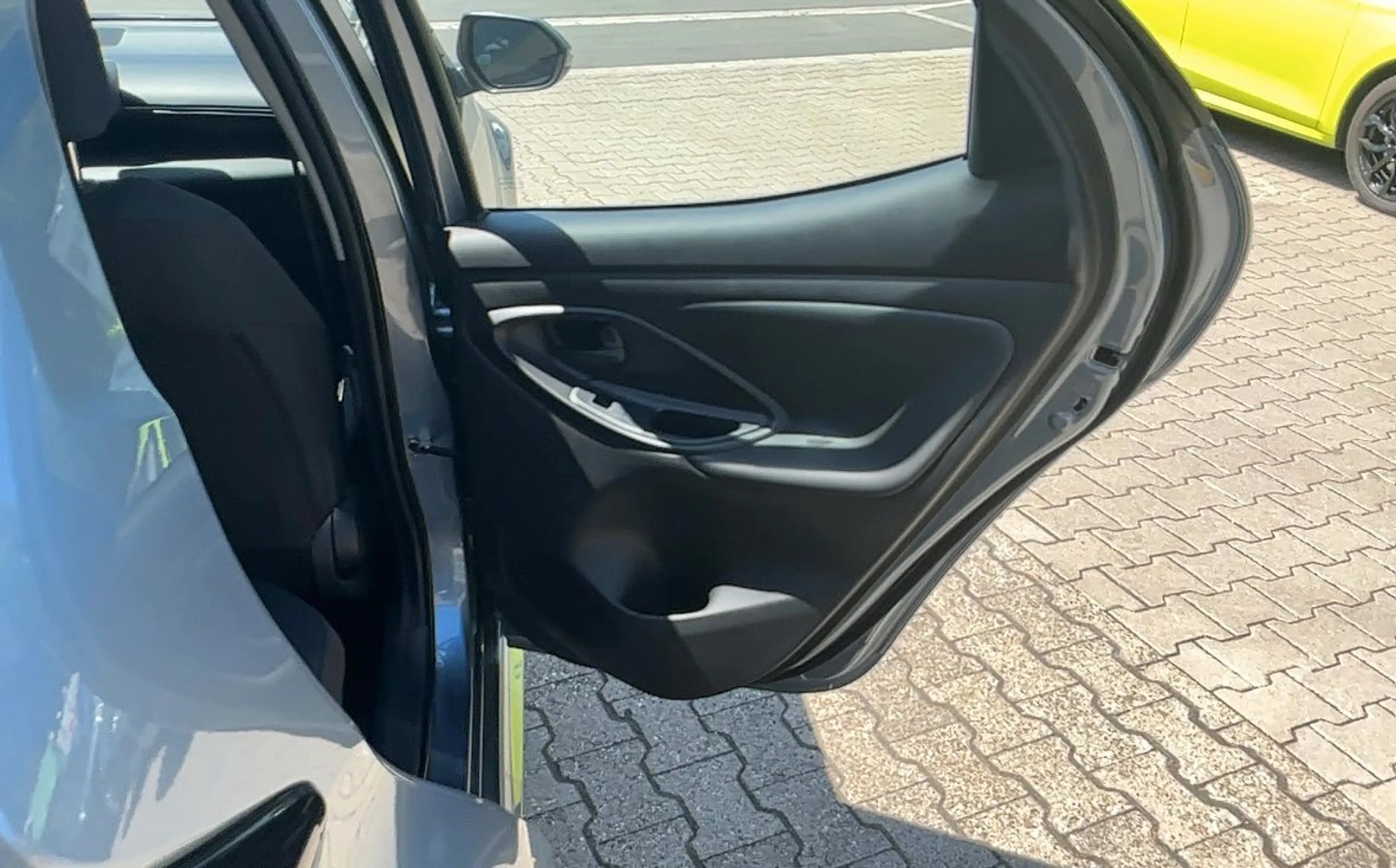 Mazda 2 Hybrid 1.5L Hybrid VVT-i 116 Exclusive-Line NEUE A — photo 12