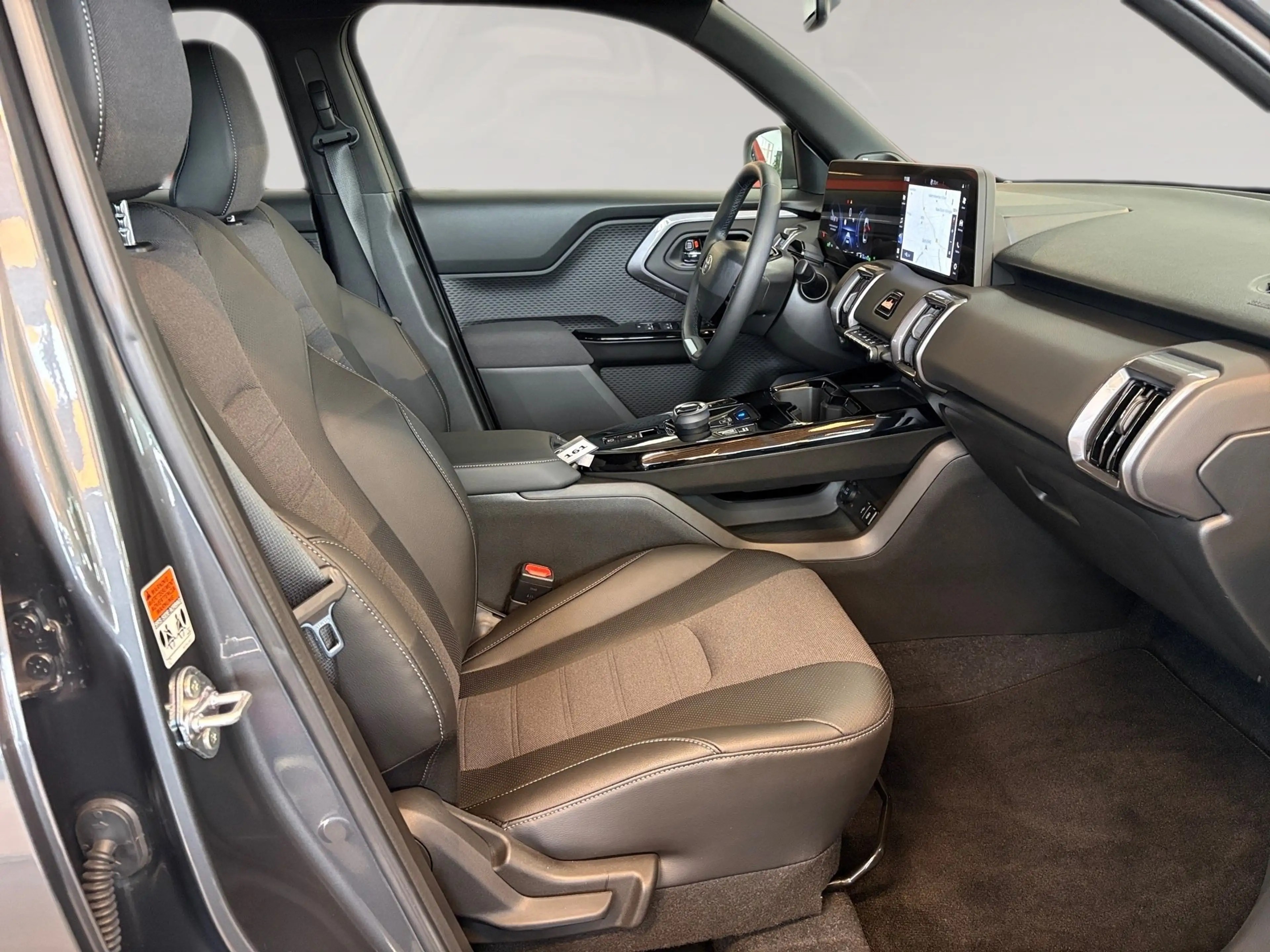 Toyota Urban Cruiser BEV 4x2 Lounge 128 kW ACC+LED+Navi — photo 14