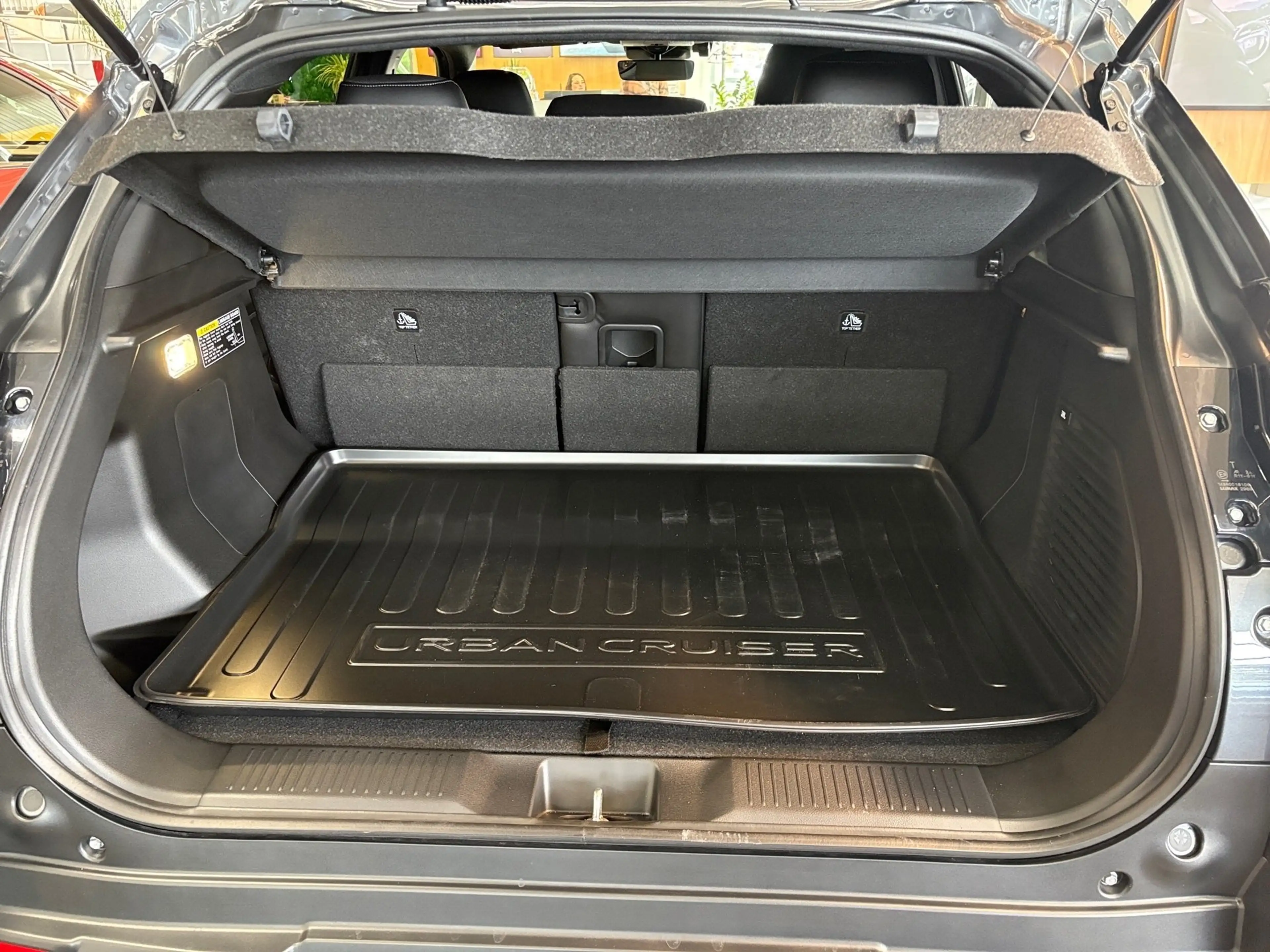 Toyota Urban Cruiser BEV 4x2 Lounge 128 kW ACC+LED+Navi — photo 12