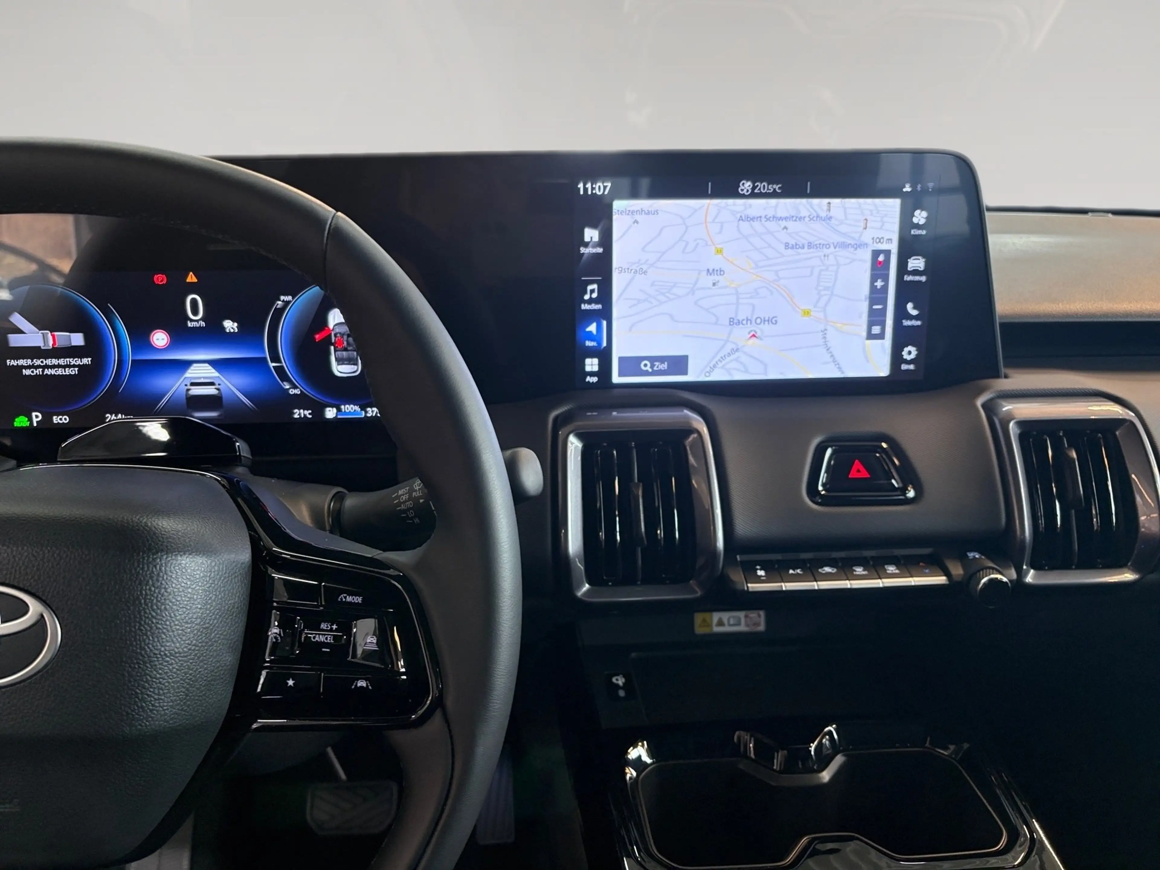 Toyota Urban Cruiser BEV 4x2 Lounge 128 kW ACC+LED+Navi — photo 9