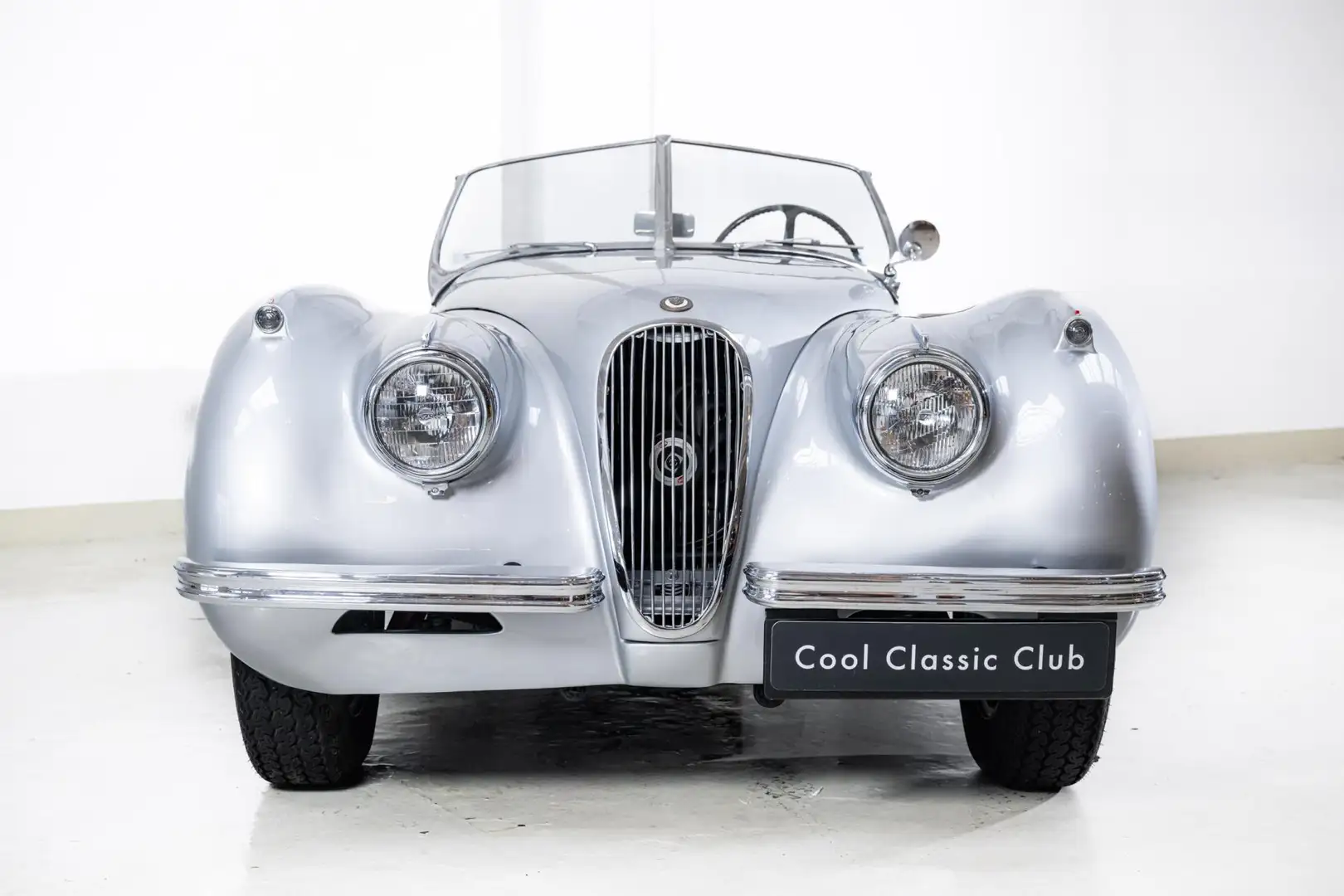 Jaguar XK 120 OTS - Nut & Bolt Restored - 5 Speed Manual - Silber - 2