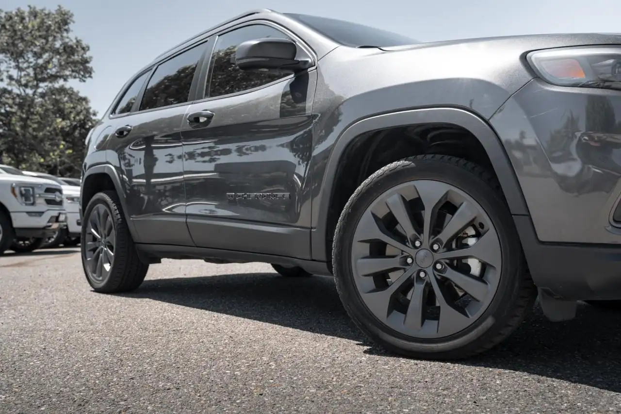 Jeep Cherokee photo Jeep Cherokee
