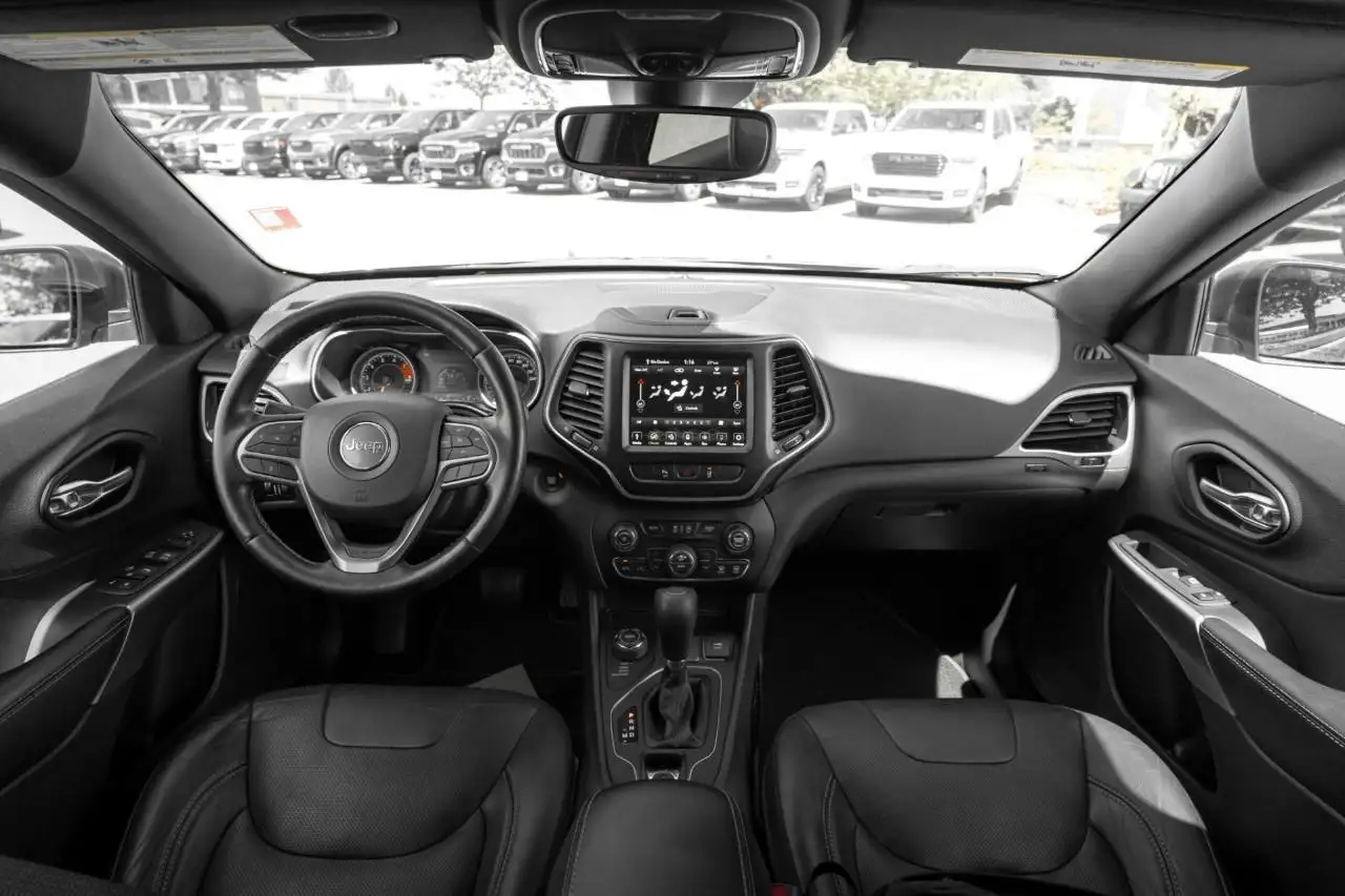 Jeep Cherokee photo Jeep Cherokee