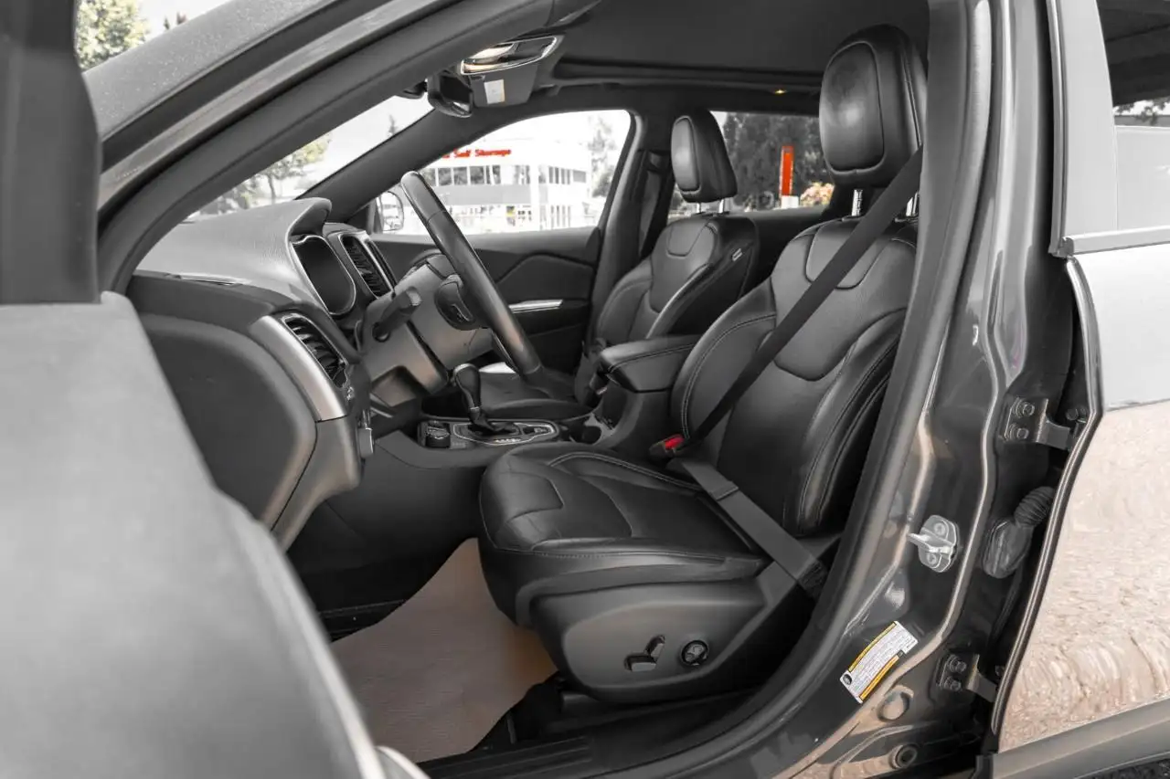 Jeep Cherokee photo Jeep Cherokee