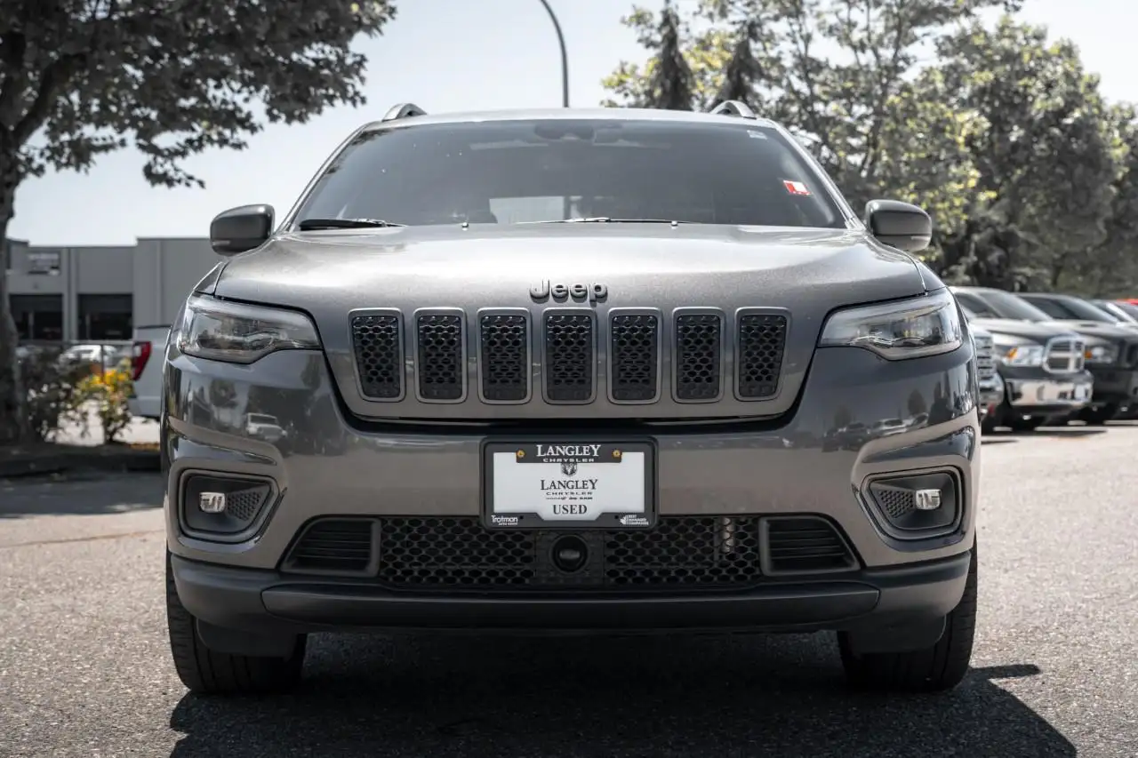Jeep Cherokee photo Jeep Cherokee