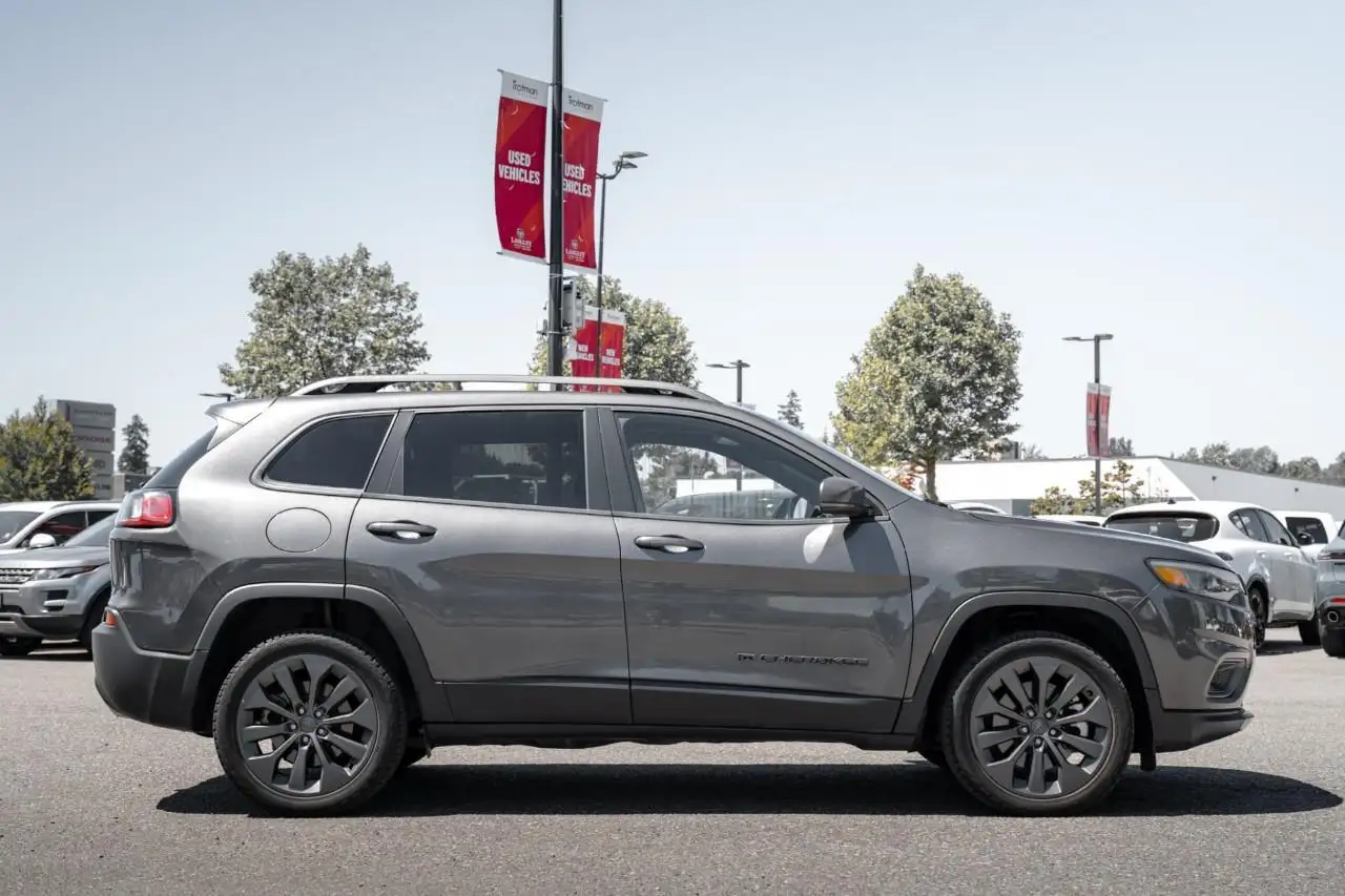 Jeep Cherokee photo Jeep Cherokee