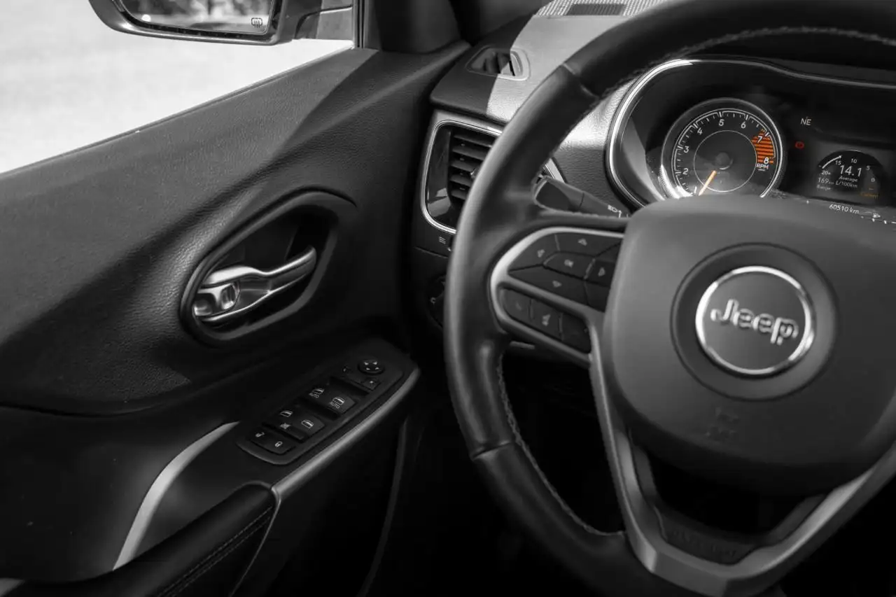 Jeep Cherokee photo Jeep Cherokee