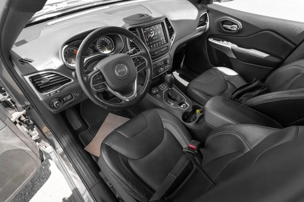 Jeep Cherokee photo Jeep Cherokee
