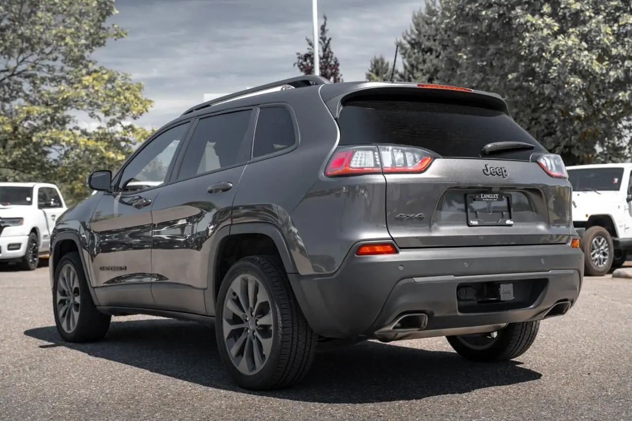 Jeep Cherokee photo Jeep Cherokee